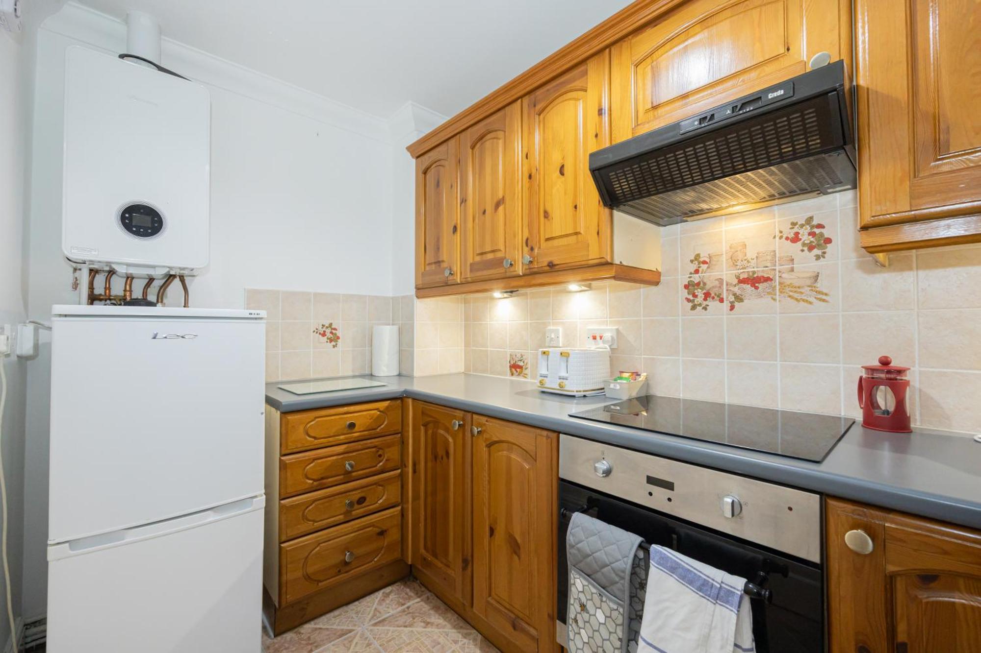 The Burton- Free Gated Parking Apartment Manchester