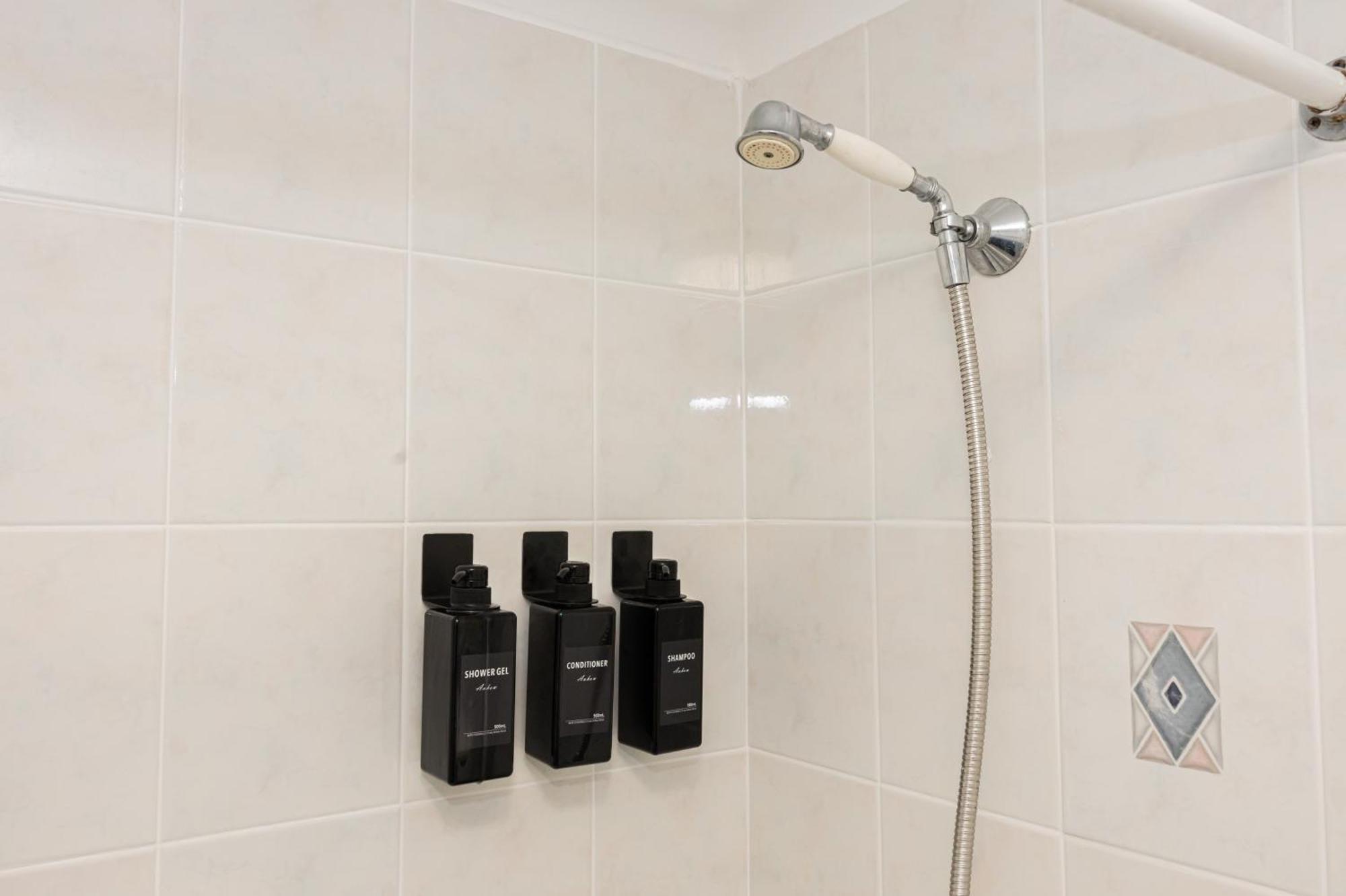 The Burton- Free Gated Parking Apartment Manchester