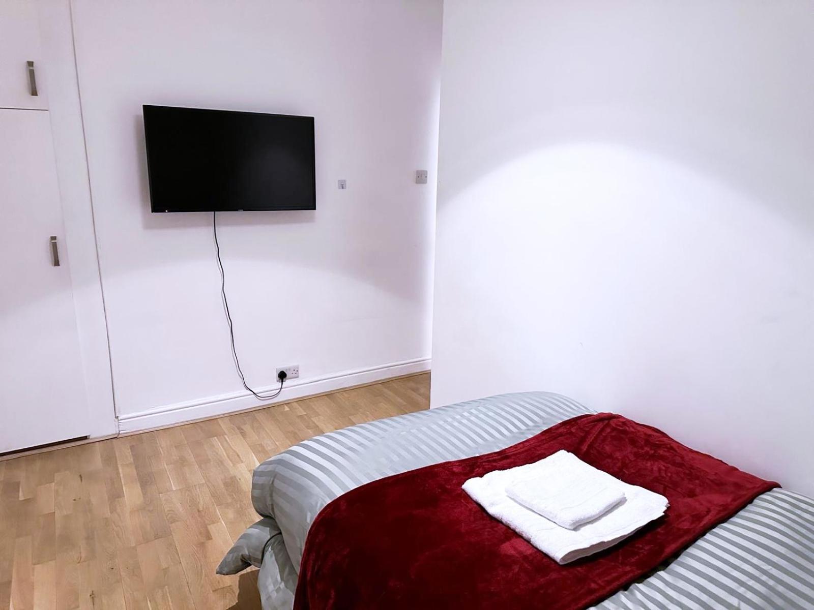 2dbed Tv Closetolocalsights Holiday home *