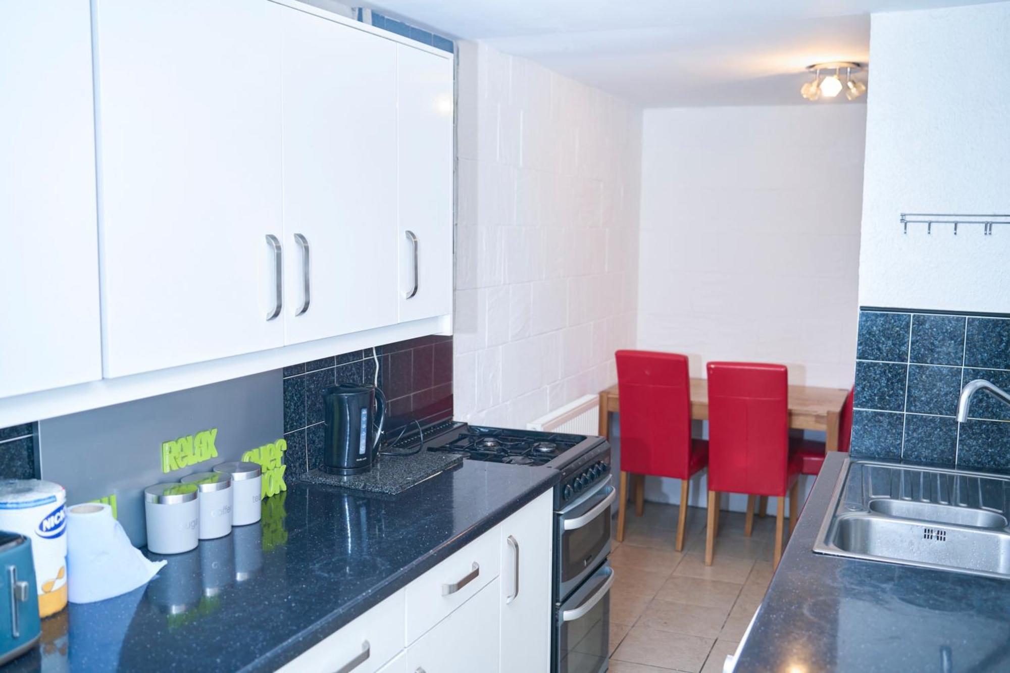 2dbed Tv Closetolocalsights Holiday home *