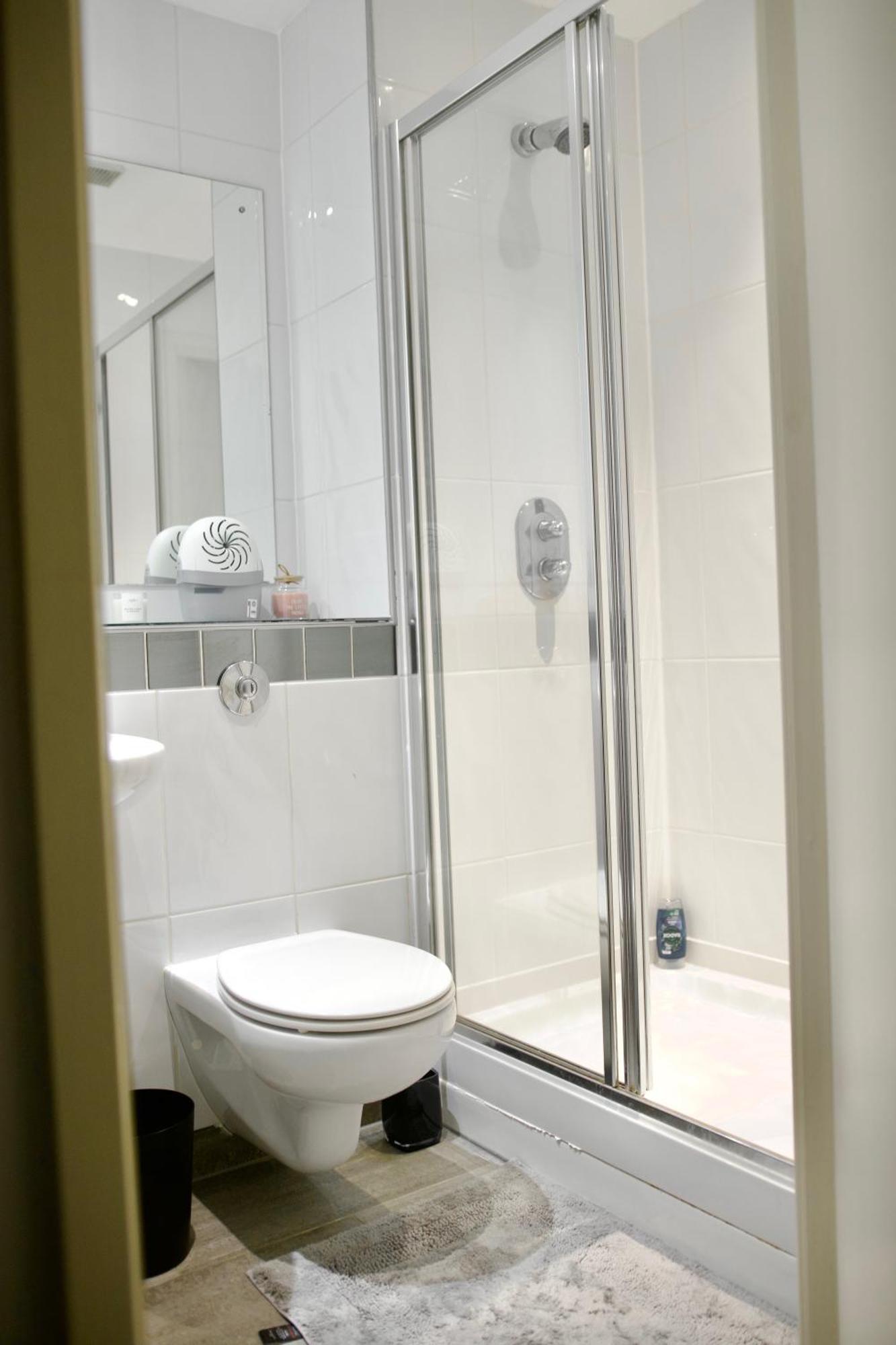 Lux 2bed Ao Arena Apartment, Centre