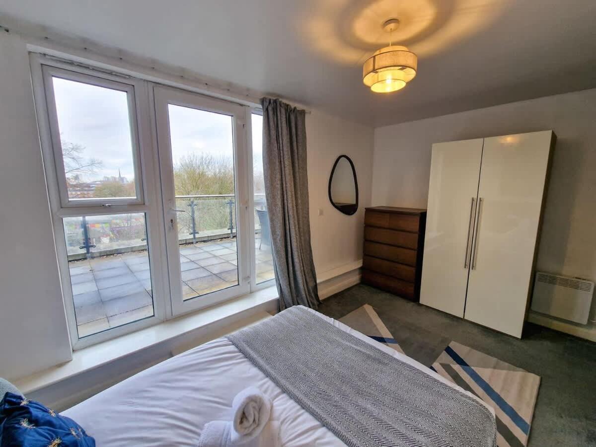 Lovely 3 Bed Close To Centre By Superhost
