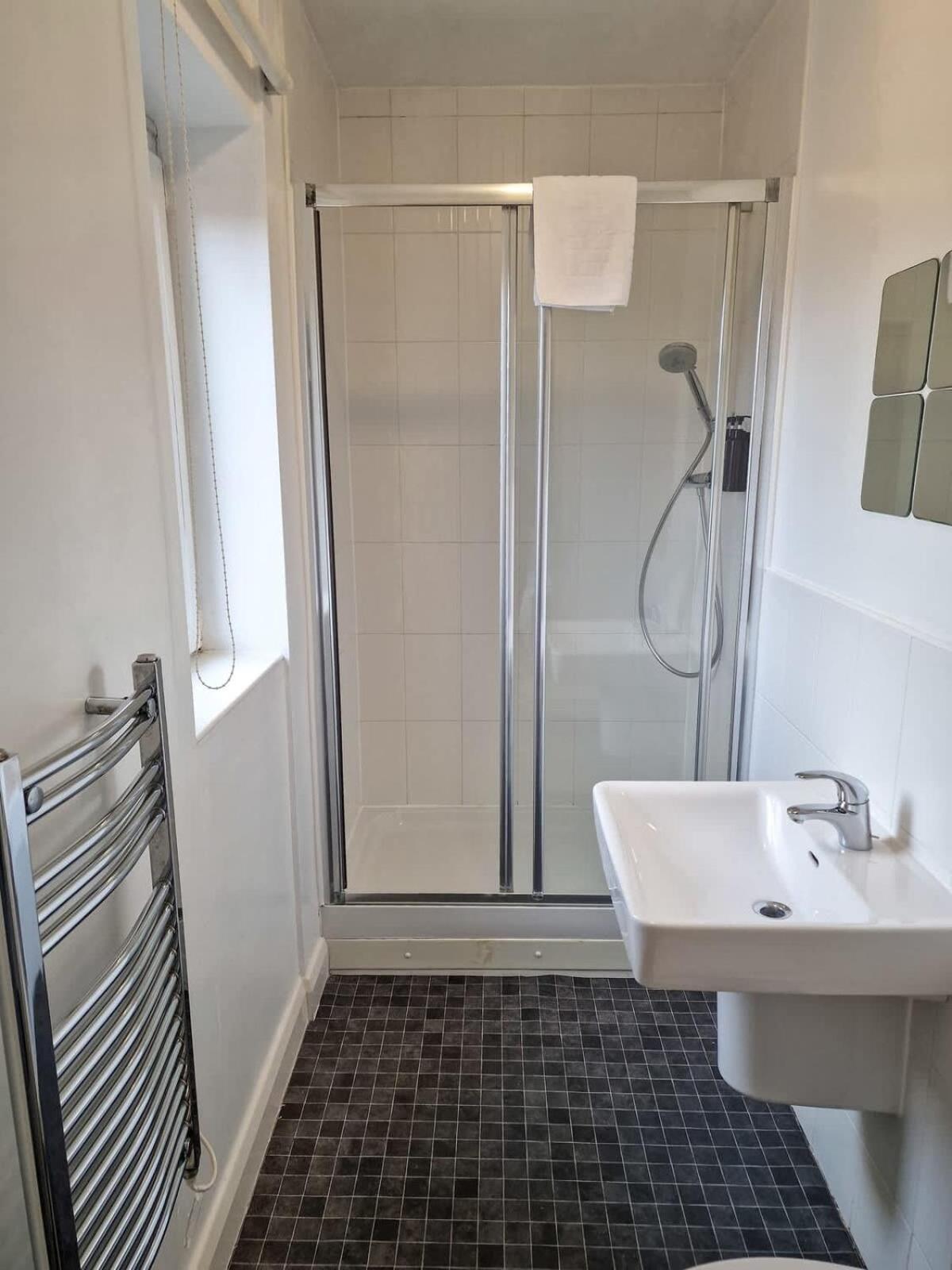 Lovely 3 Bed Close To Centre By Superhost