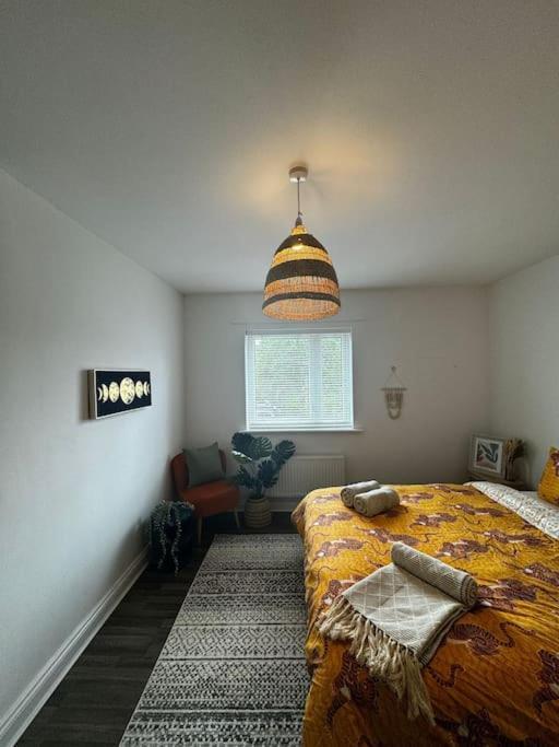 Modern 4-bed House Free Parking Walking Distance To Coop Live , Etihad, Ancoats And Centre Holiday home *