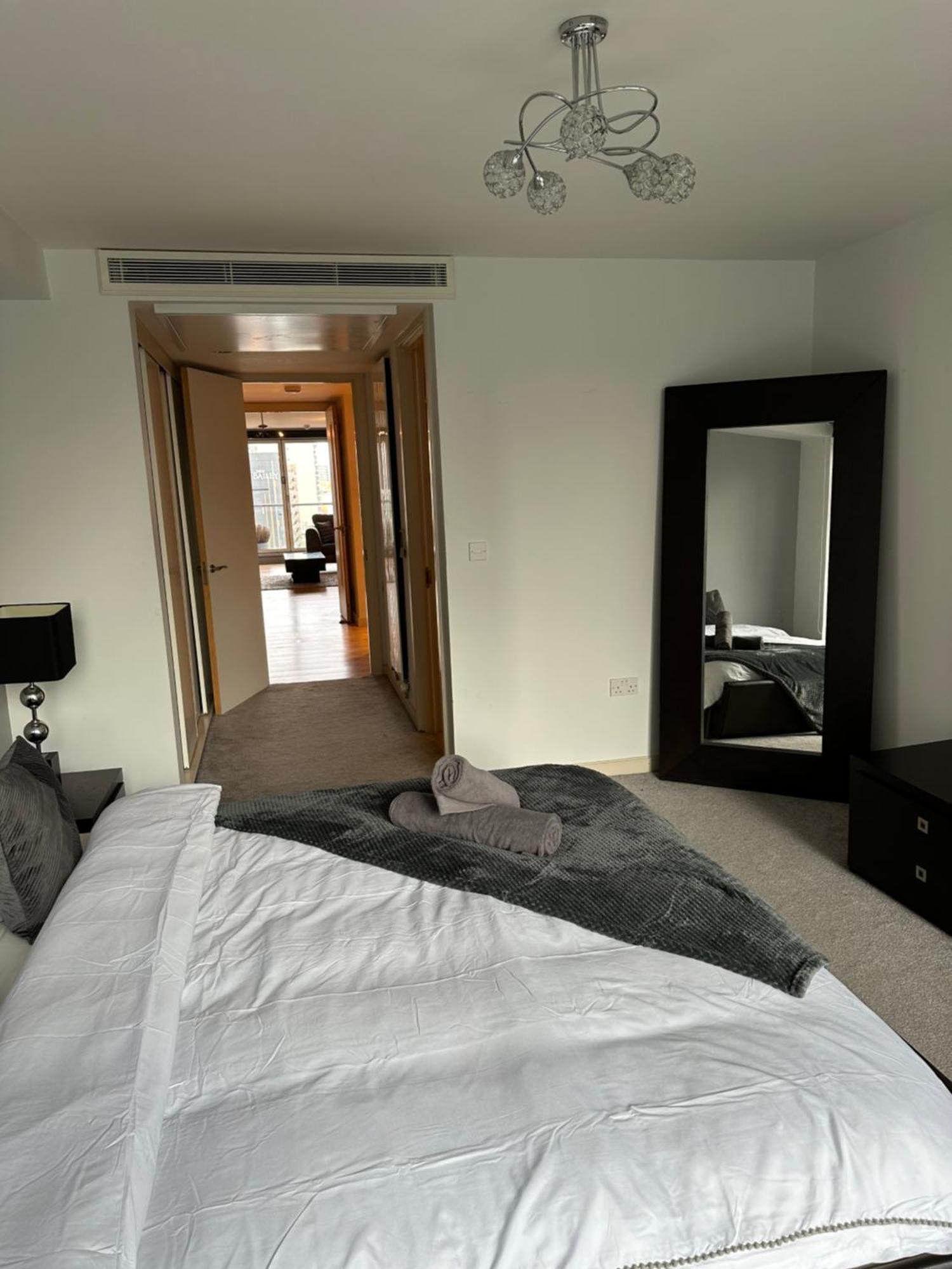 Spinning Fields Luxury * Manchester