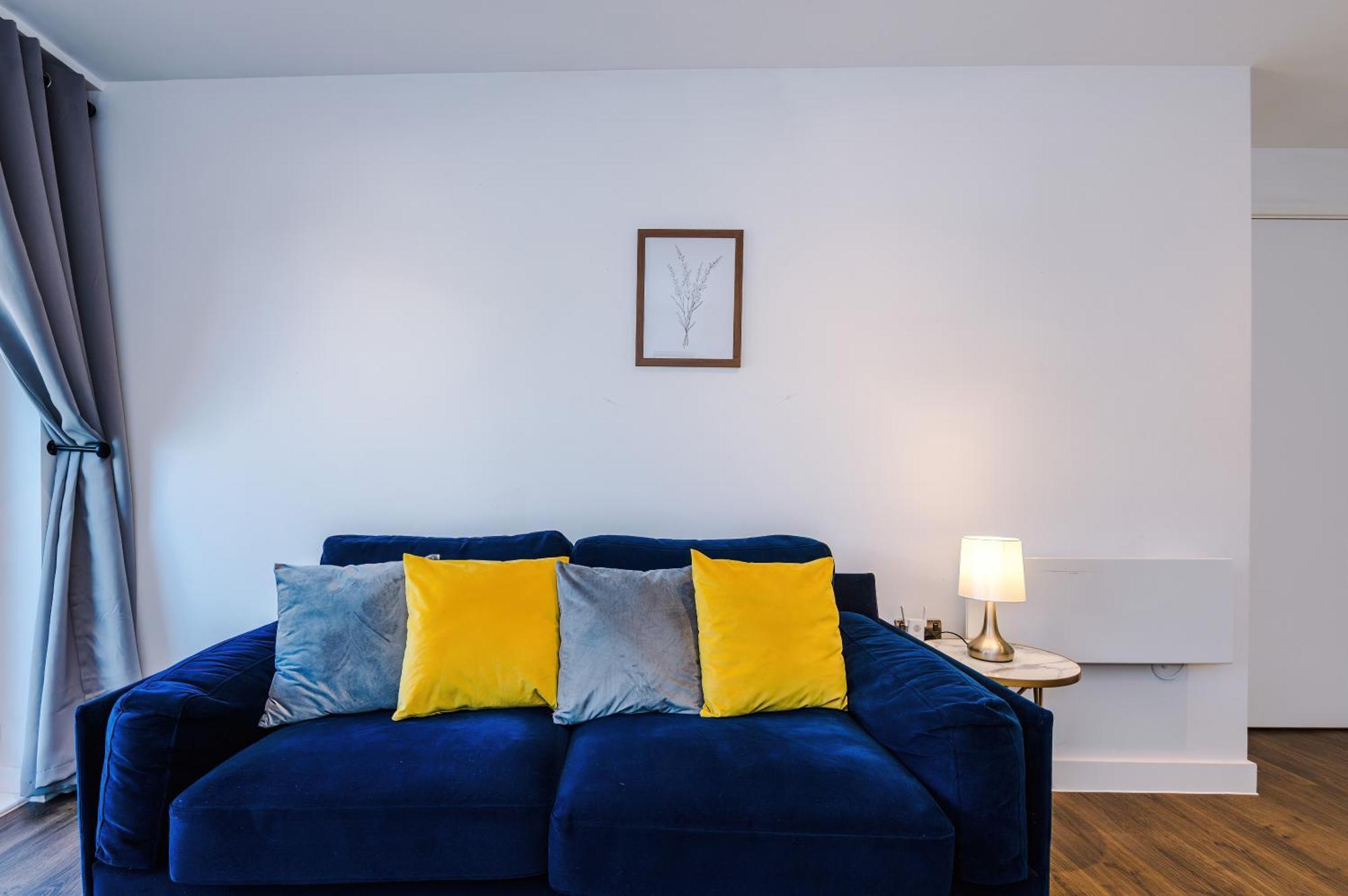 Digital Nomad Hq Stylish Flat, Workspace & Wifi Manchester