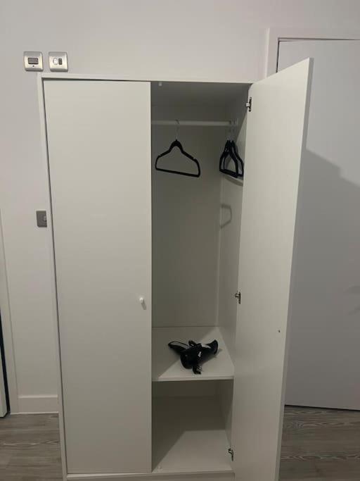Apartment Large Ensuite In With Free Parking