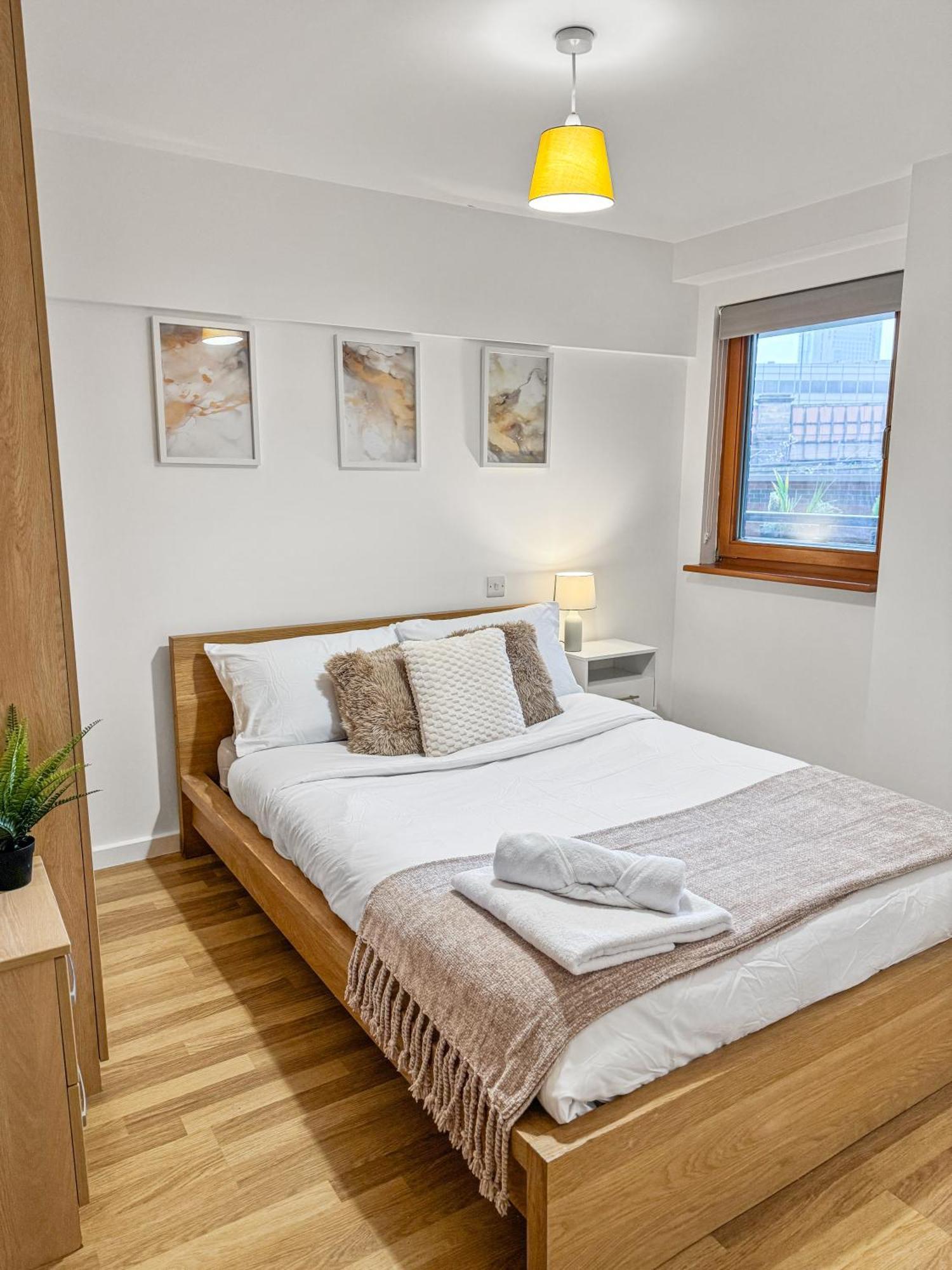 Apartment Cozy - 2 Beds, Sleeps 5, Free Parking!