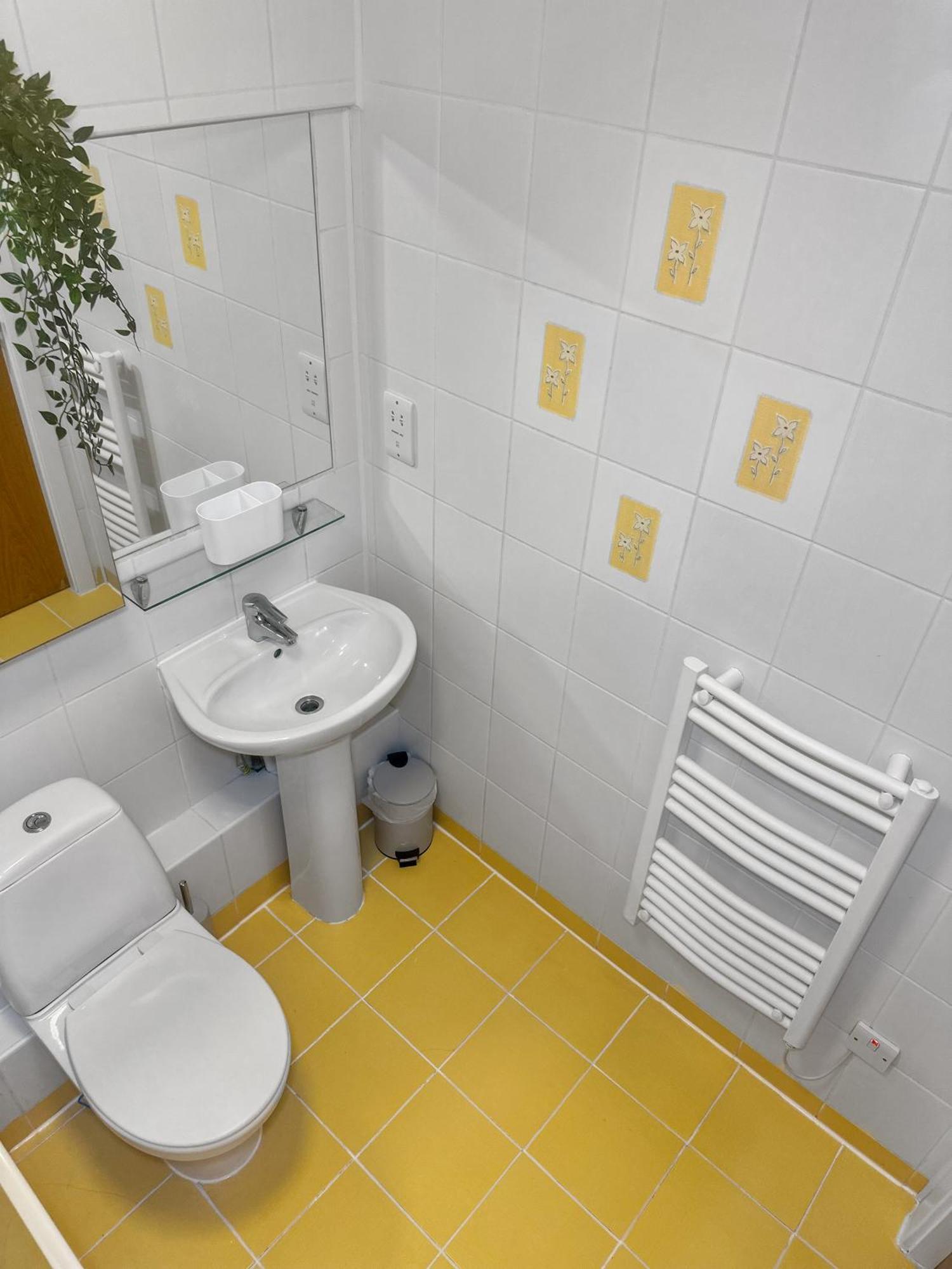 Apartment Cozy - 2 Beds, Sleeps 5, Free Parking! Manchester