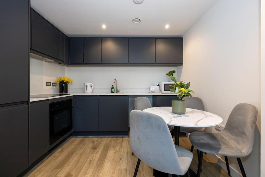 Apartment Mint & Modern Refreshing Escape *