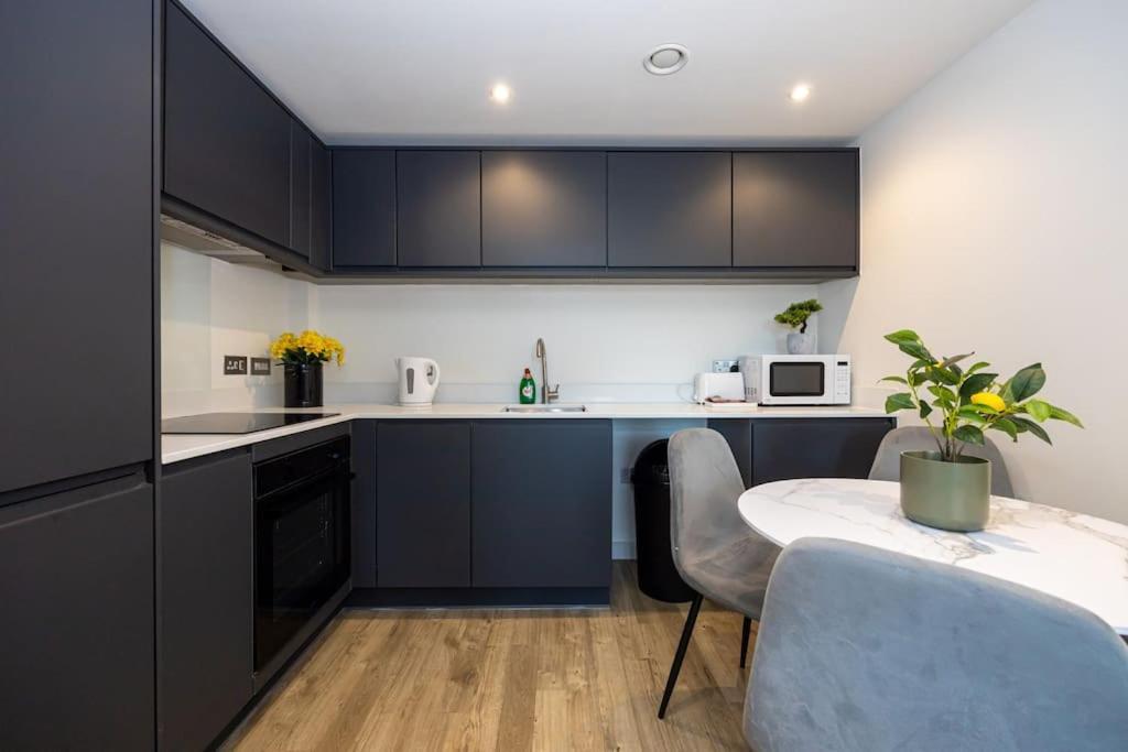 Mint & Modern Refreshing Escape Apartment Manchester