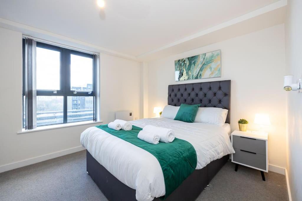 Mint & Modern Refreshing Escape Apartment *
