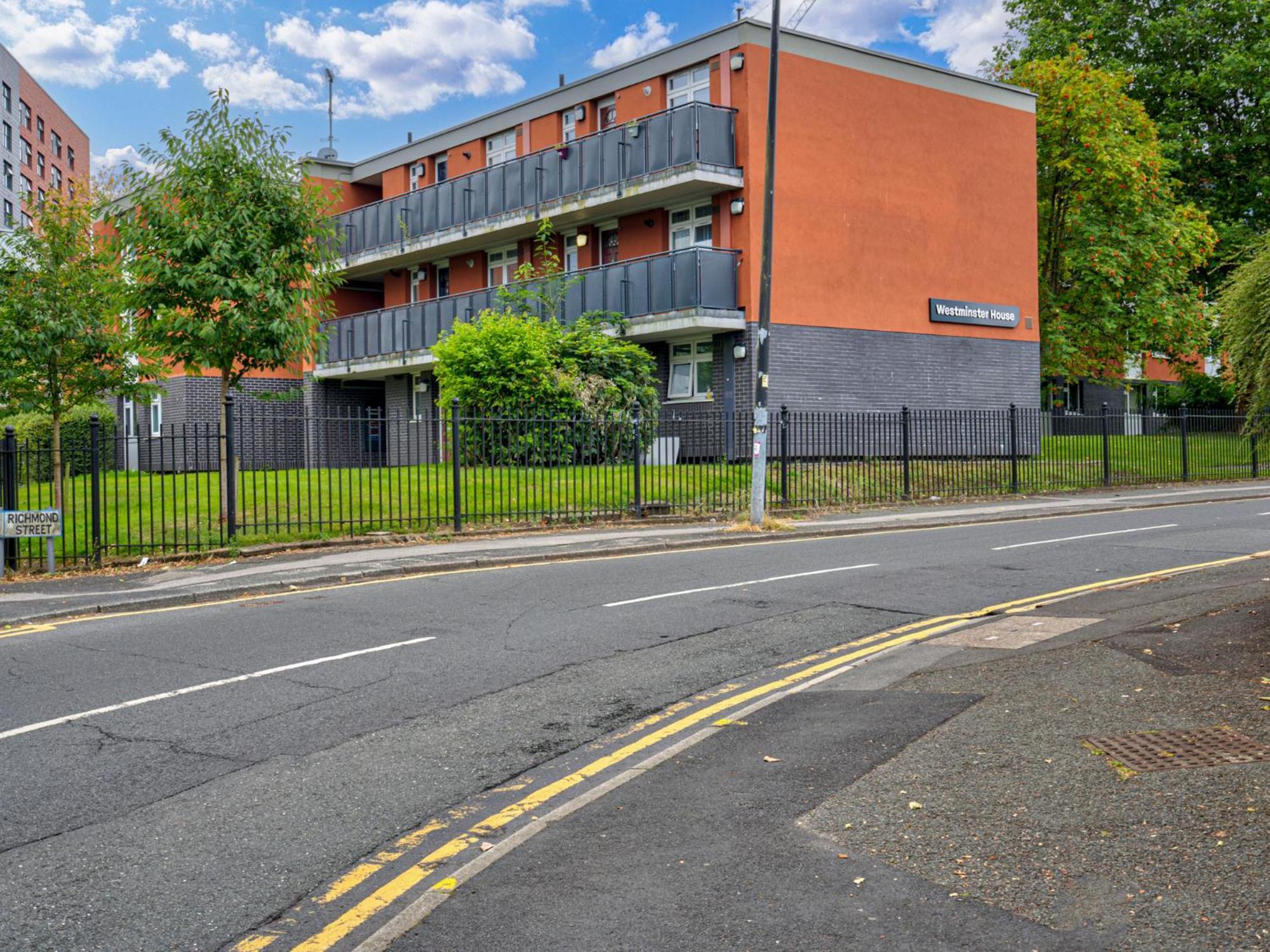Stunning 1 Bed With Parking Pass The Keys Apartment Manchester
