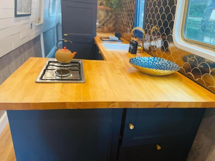 Bespoke Narrowboat Apartment