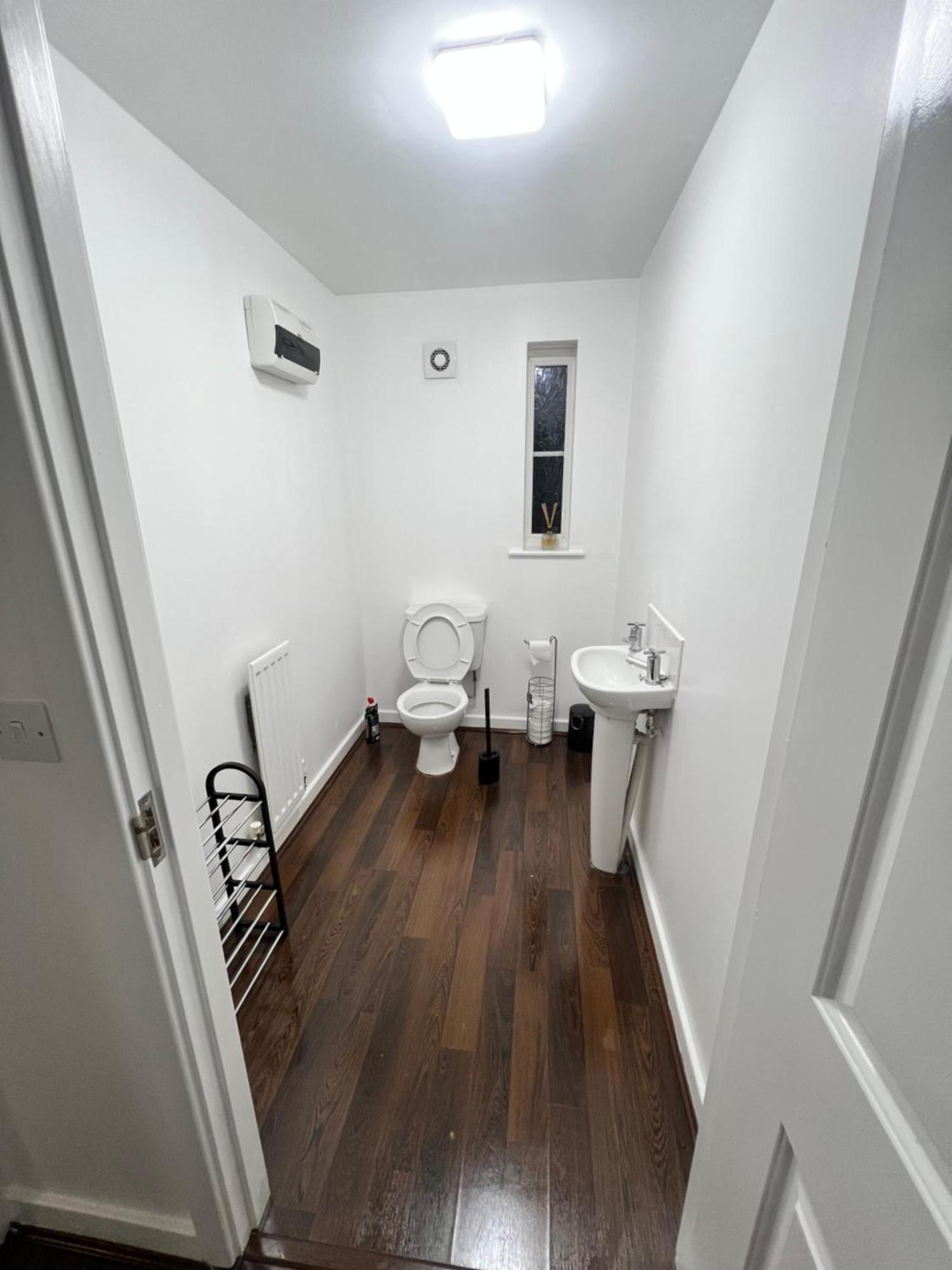 Apartment New Getaway House With 2 Free Parking *