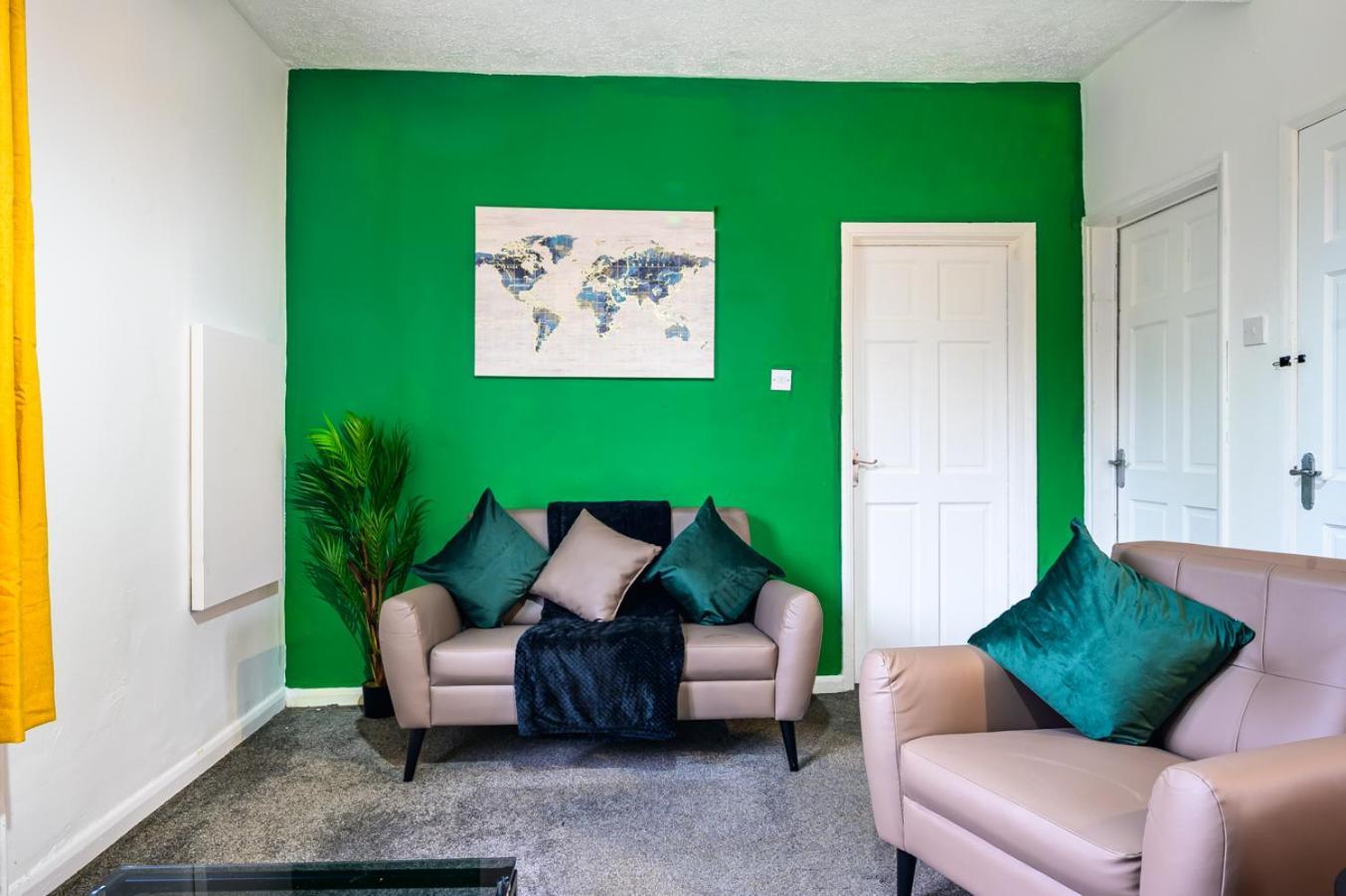 Trafford Eden - 3 Bed Near Old Trafford And Trafford Centre With Free Parking Holiday home