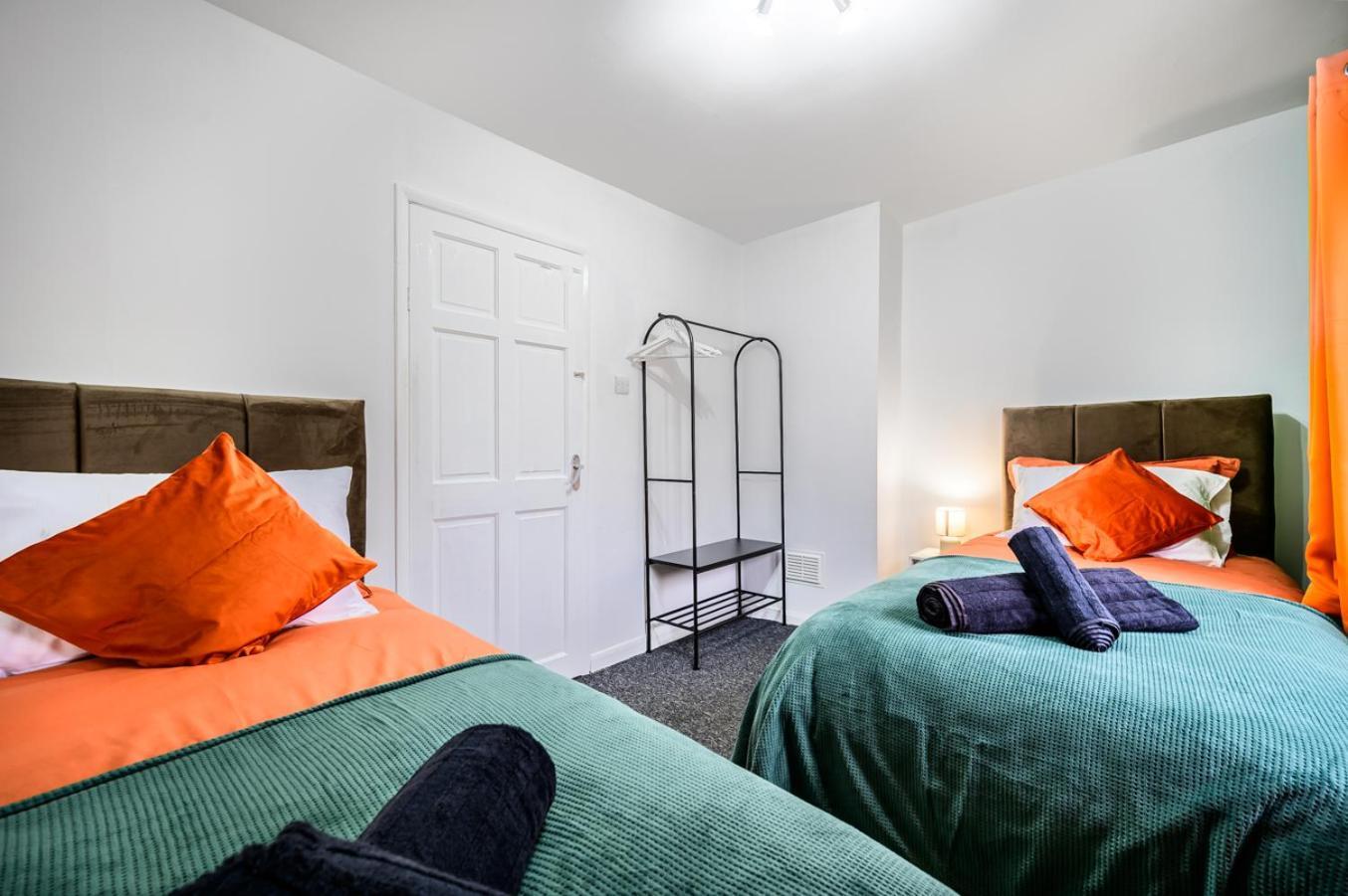 Holiday home Trafford Eden - 3 Bed Near Old Trafford And Trafford Centre With Free Parking Manchester