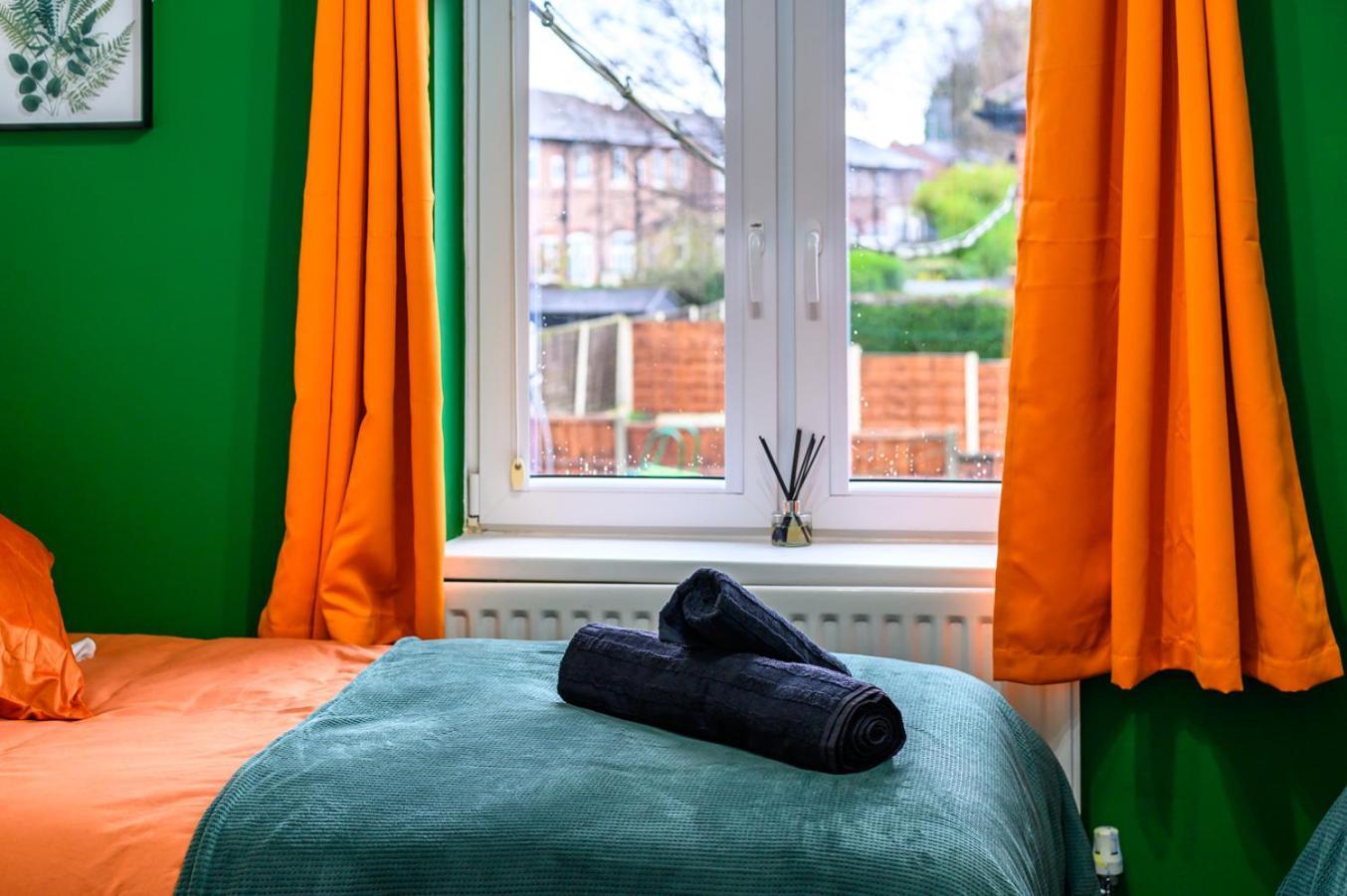 Trafford Eden - 3 Bed Near Old Trafford And Trafford Centre With Free Parking