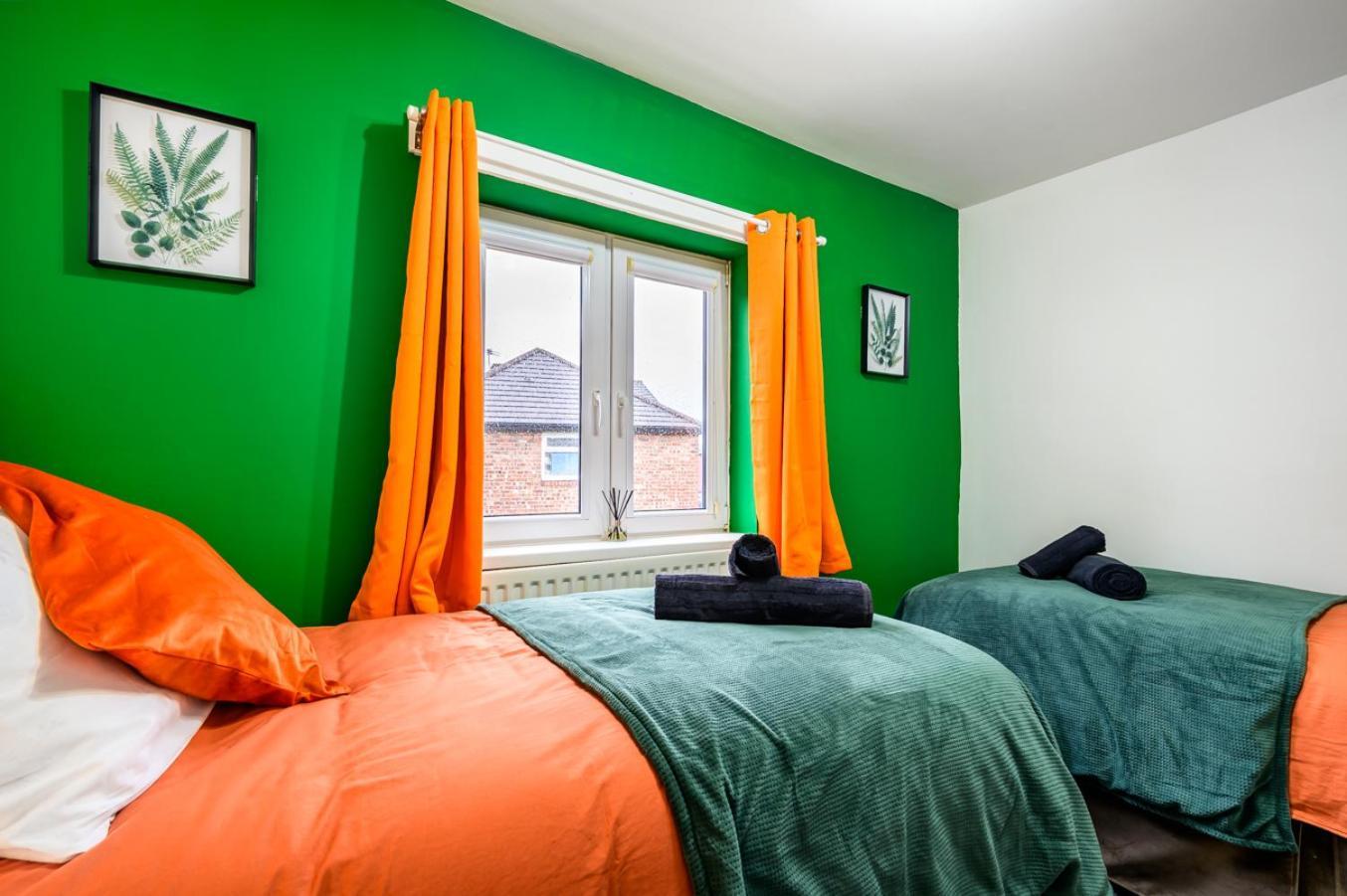 Trafford Eden - 3 Bed Near Old Trafford And Trafford Centre With Free Parking Holiday home *