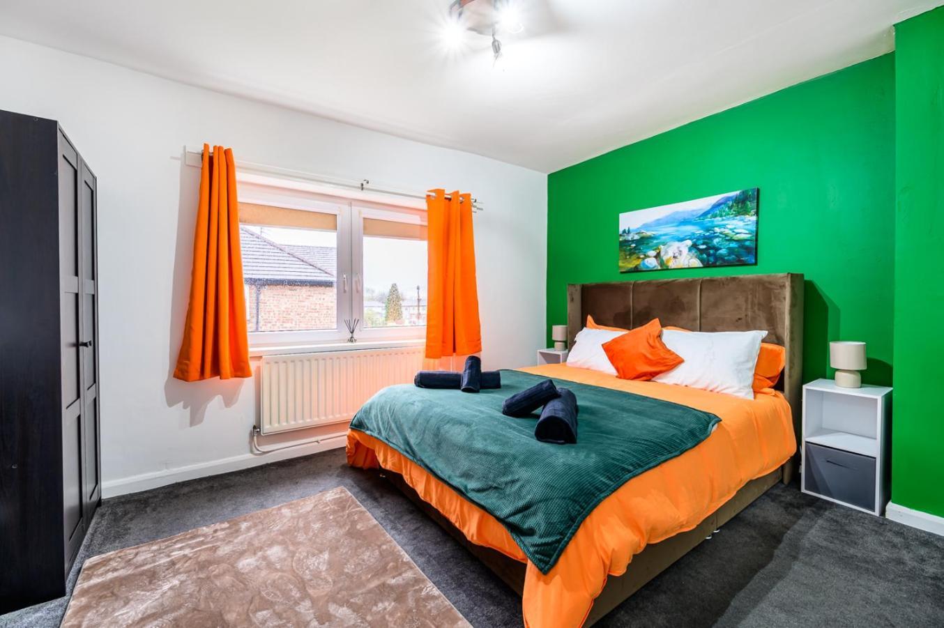Trafford Eden - 3 Bed Near Old Trafford And Trafford Centre With Free Parking Holiday home *