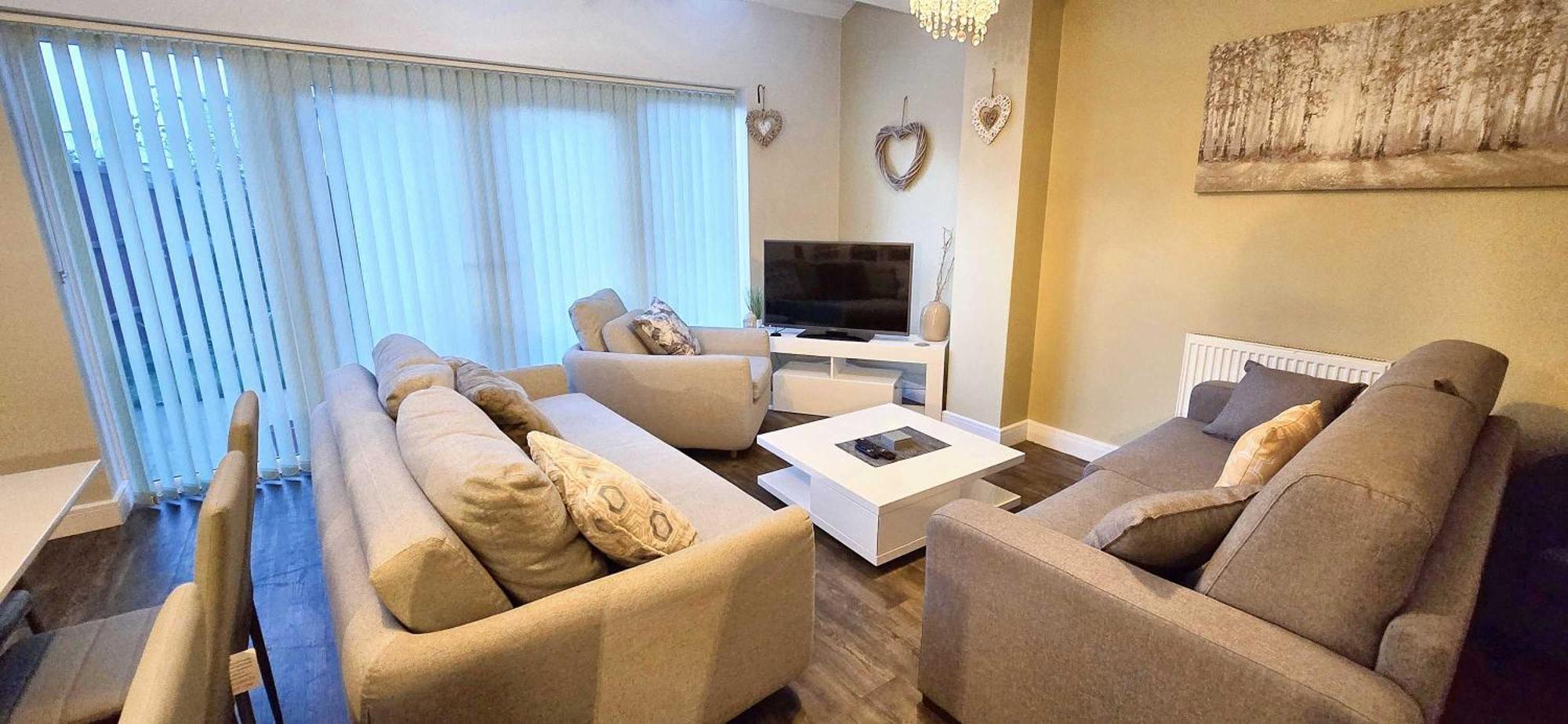 Newly Refurbished 4bedroom Townhouse By The Etihad Holiday home *