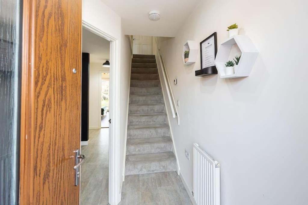 Trox - A Cosy Escape - Free Parking Apartment Manchester