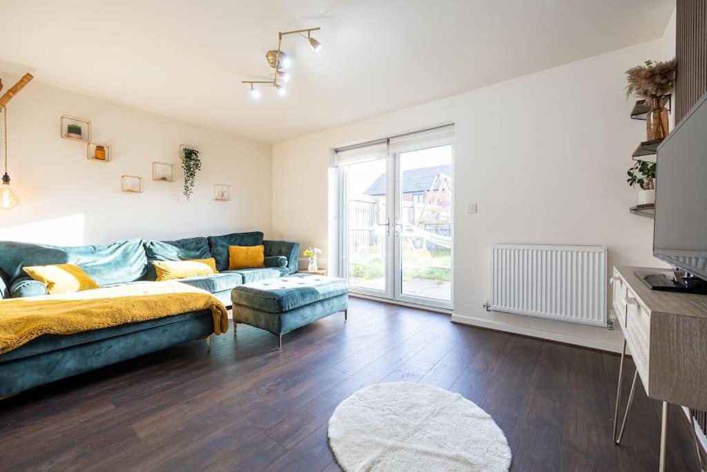 Trox - A Cosy Escape - Free Parking Manchester