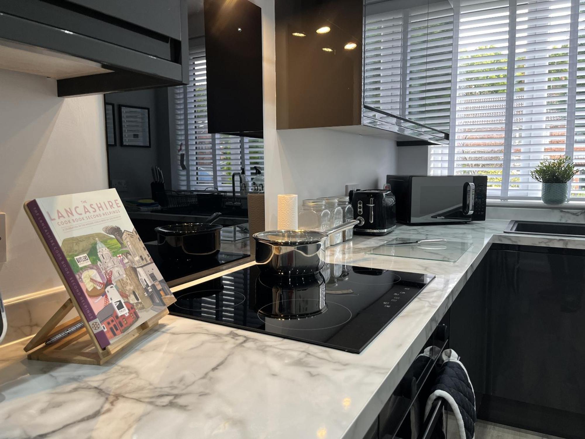 Modern 3-bed Stay-away-home Sleeps 6 Nr * Manchester