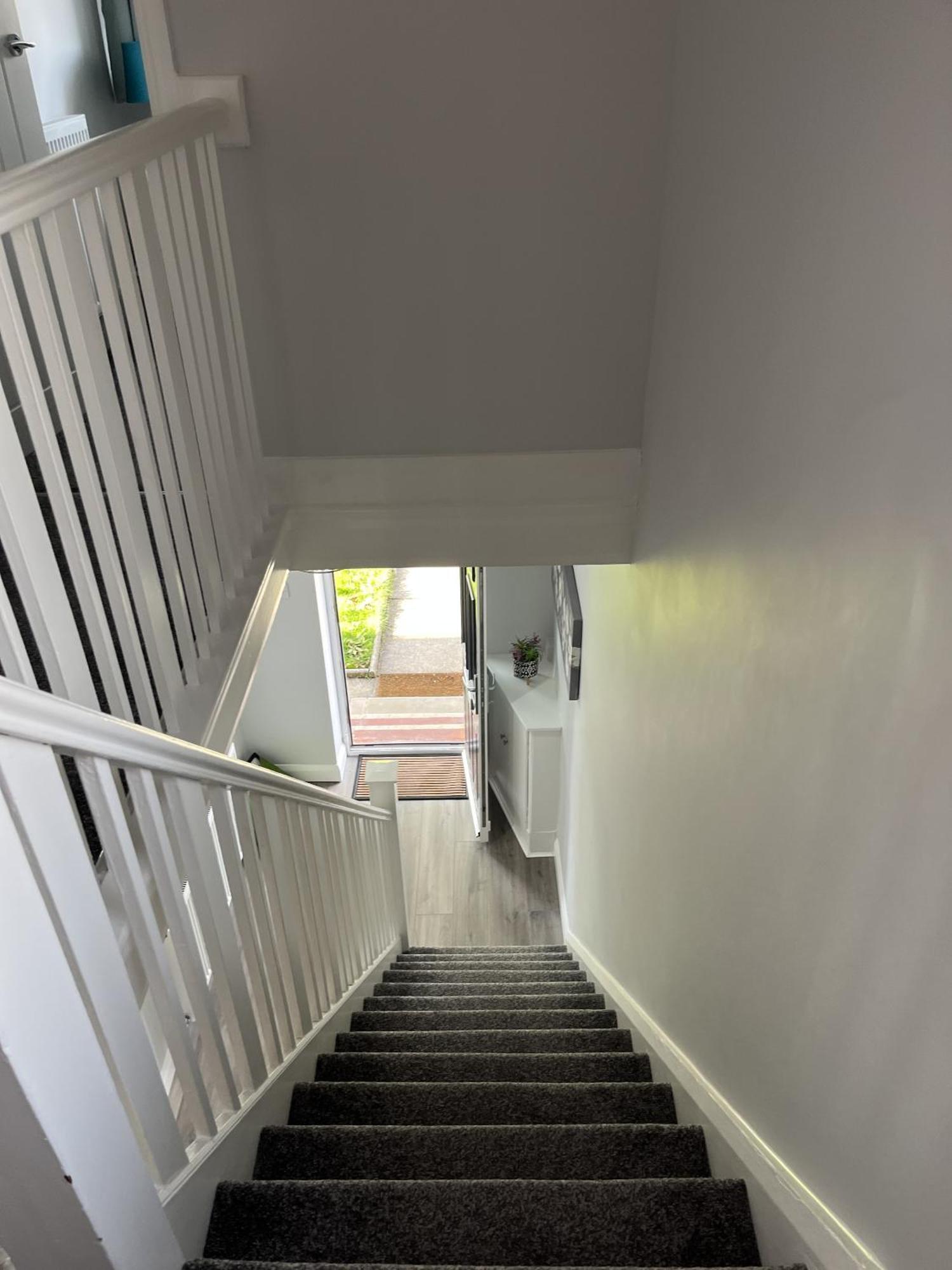 Modern 3-bed Stay-away-home Sleeps 6 Nr Holiday home