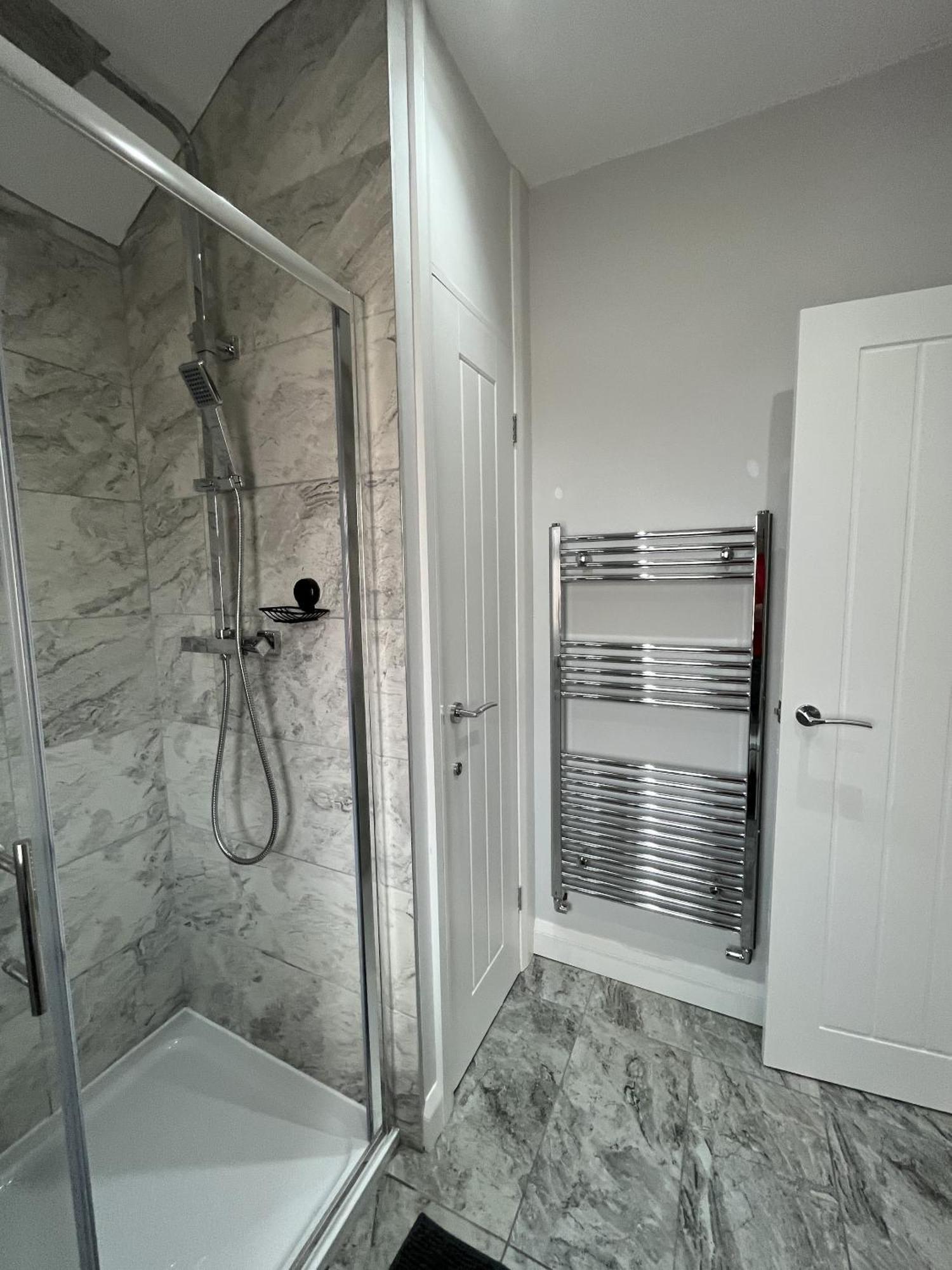 Holiday home Modern 3-bed Stay-away-home Sleeps 6 Nr
