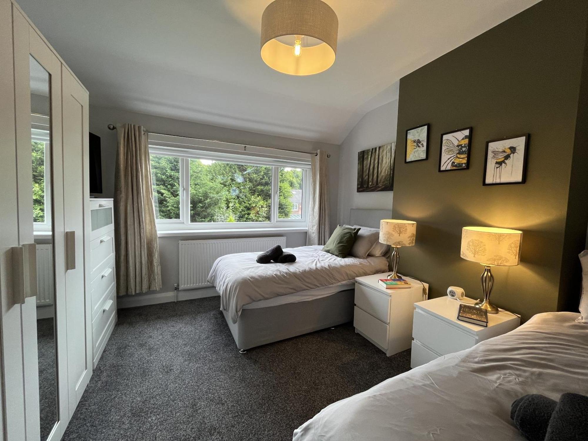 Holiday home Modern 3-bed Stay-away-home Sleeps 6 Nr Manchester