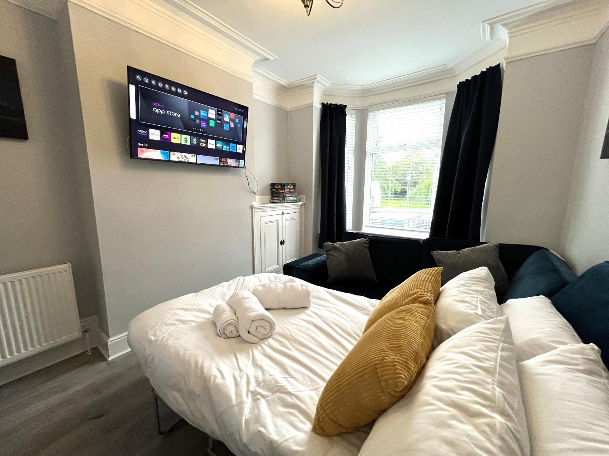 Spacious Sleeps 8 Nr Etihad Coop Live & Manchester
