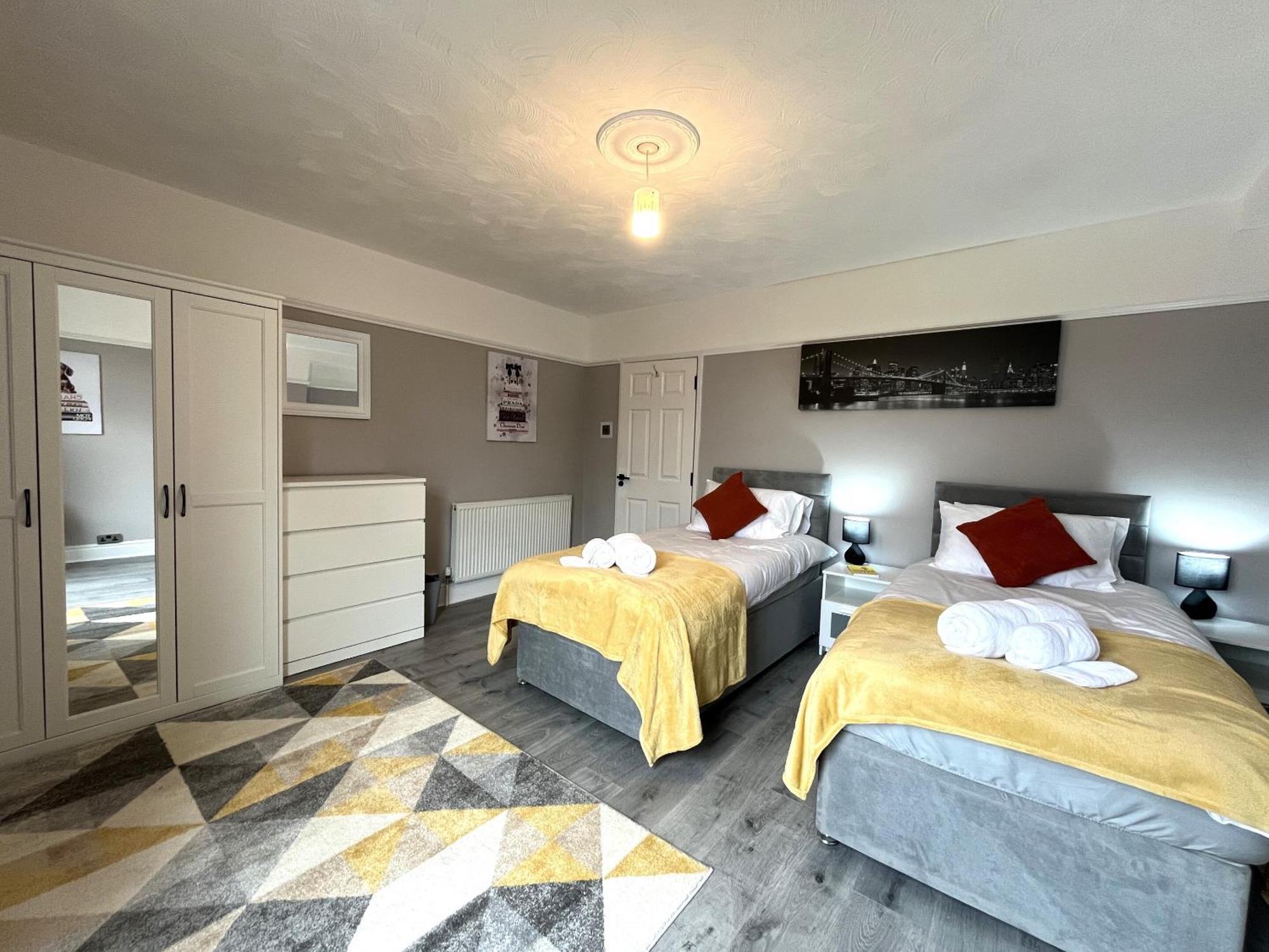 Spacious Sleeps 8 Nr Etihad Coop Live & * Manchester
