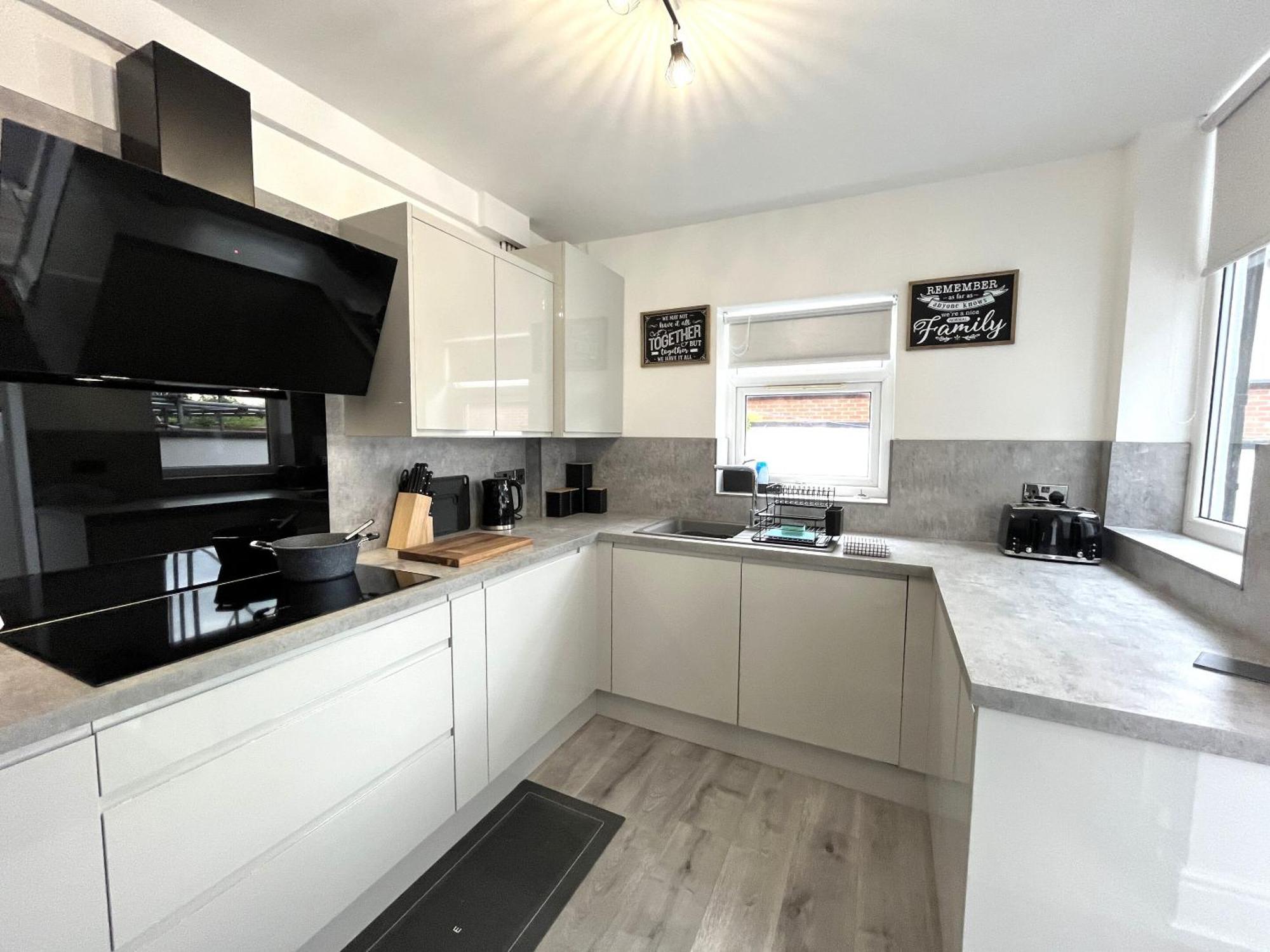 Spacious Sleeps 8 Nr Etihad Coop Live & Appartement *