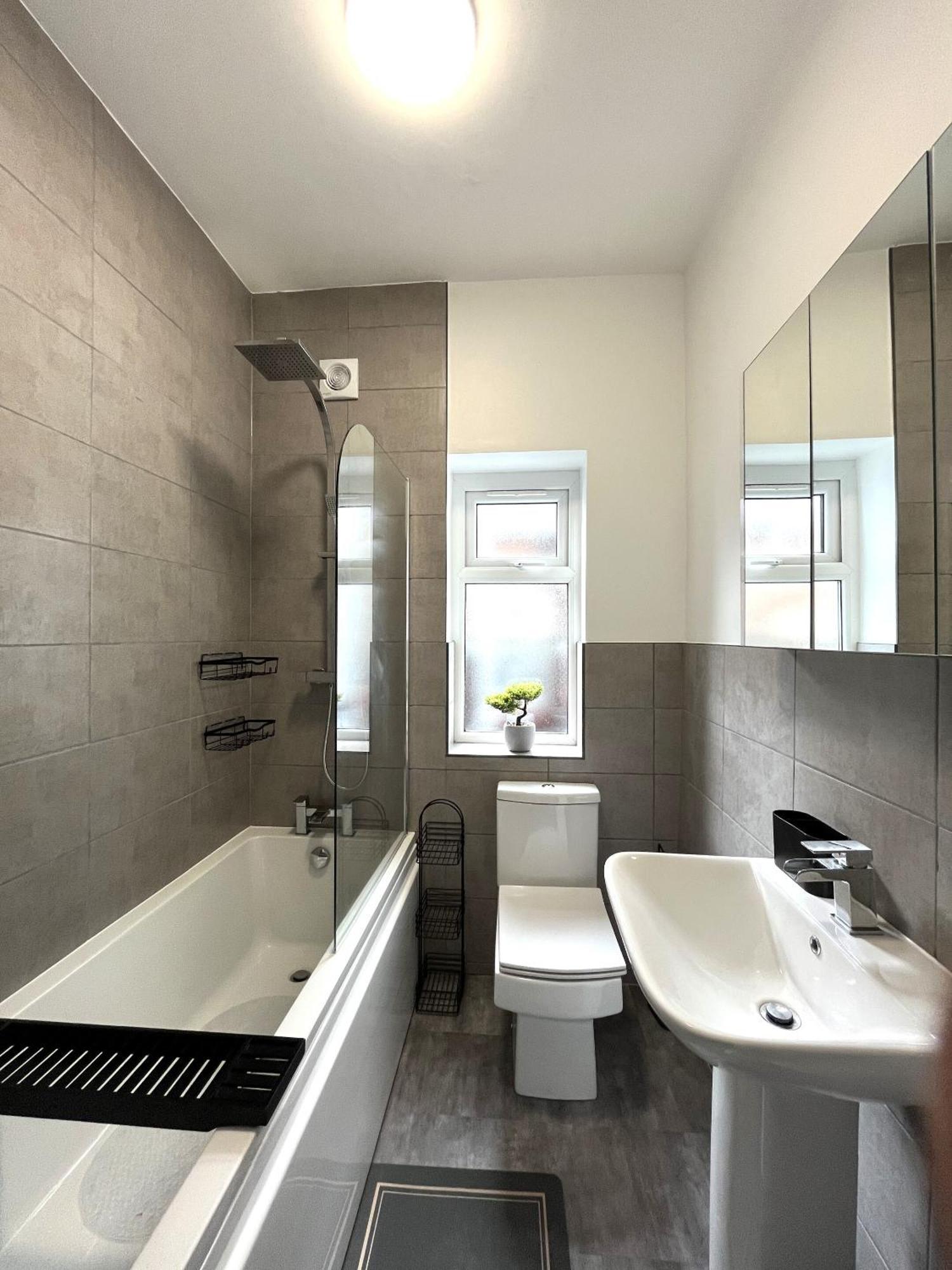 Spacious Sleeps 8 Nr Etihad Coop Live & * Manchester