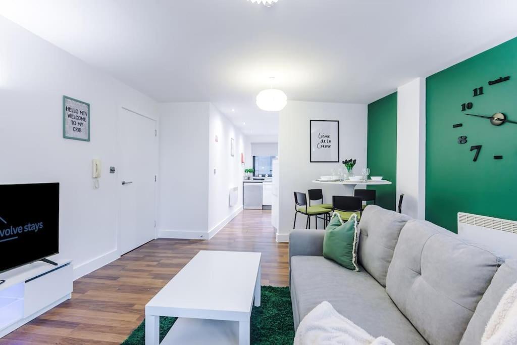 Apartment Spacious Deansgate Apartment, Free Park, Sleeps 8 *