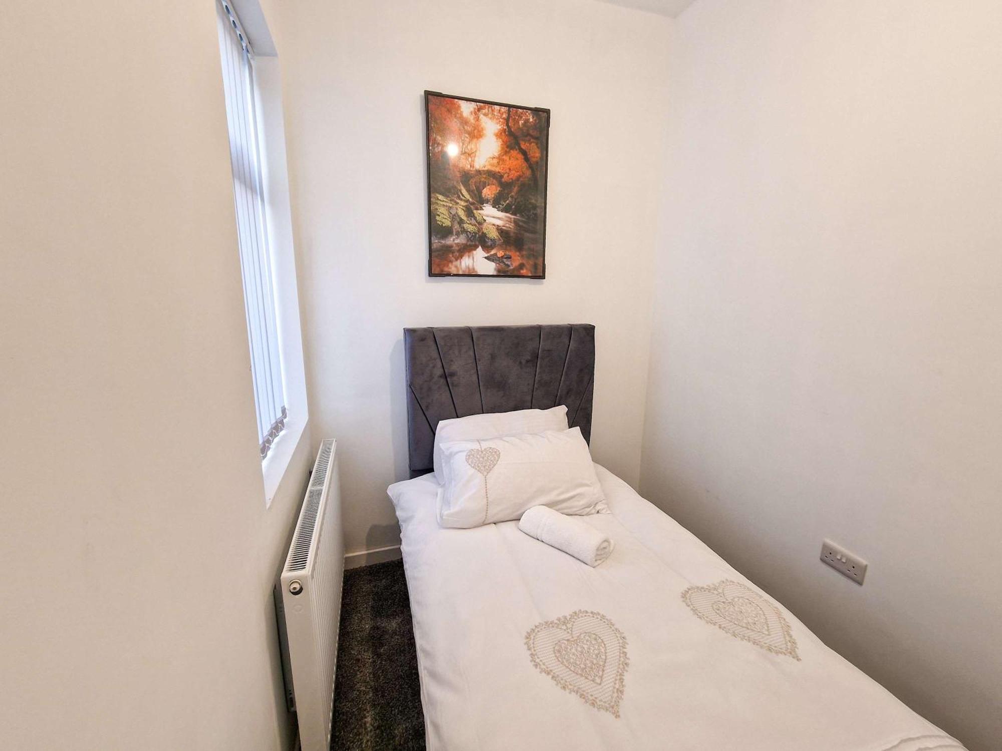Superhost - Lovely 5 Bed Close To Centre Manchester