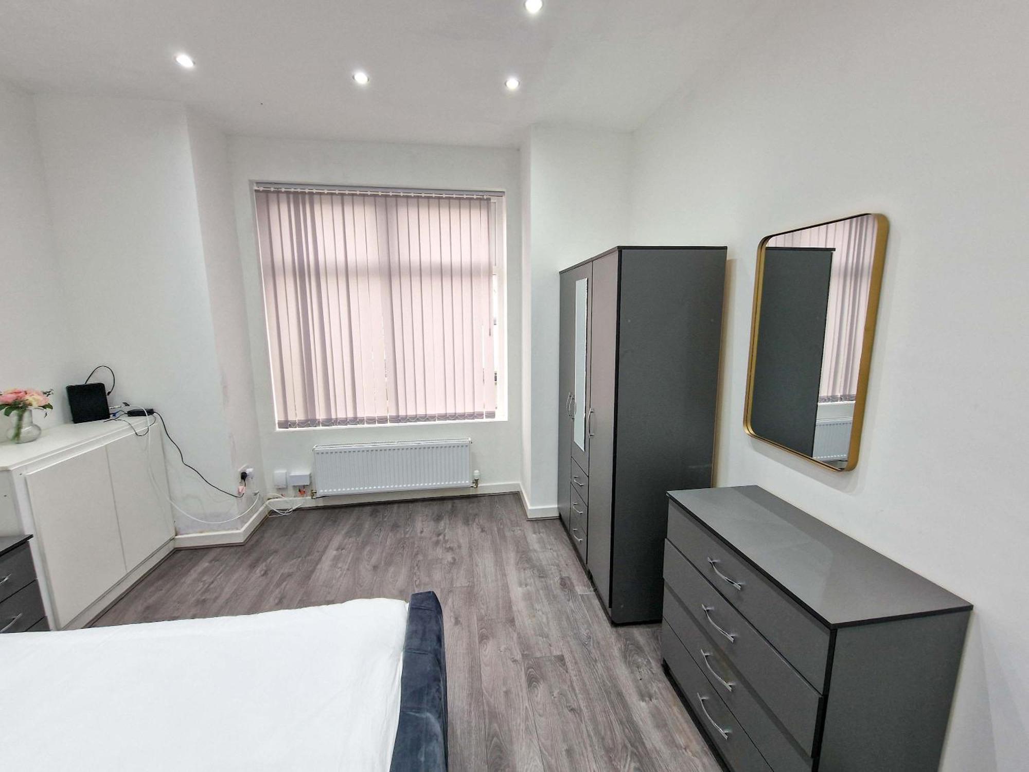 Superhost - Lovely 5 Bed Close To Centre Holiday home
