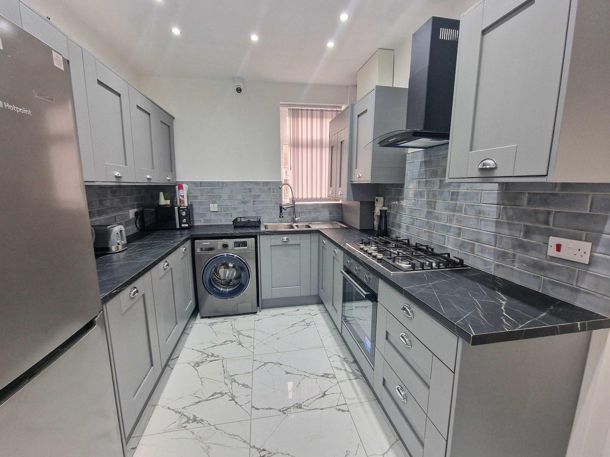 Superhost - Lovely 5 Bed Close To Centre Holiday home Manchester