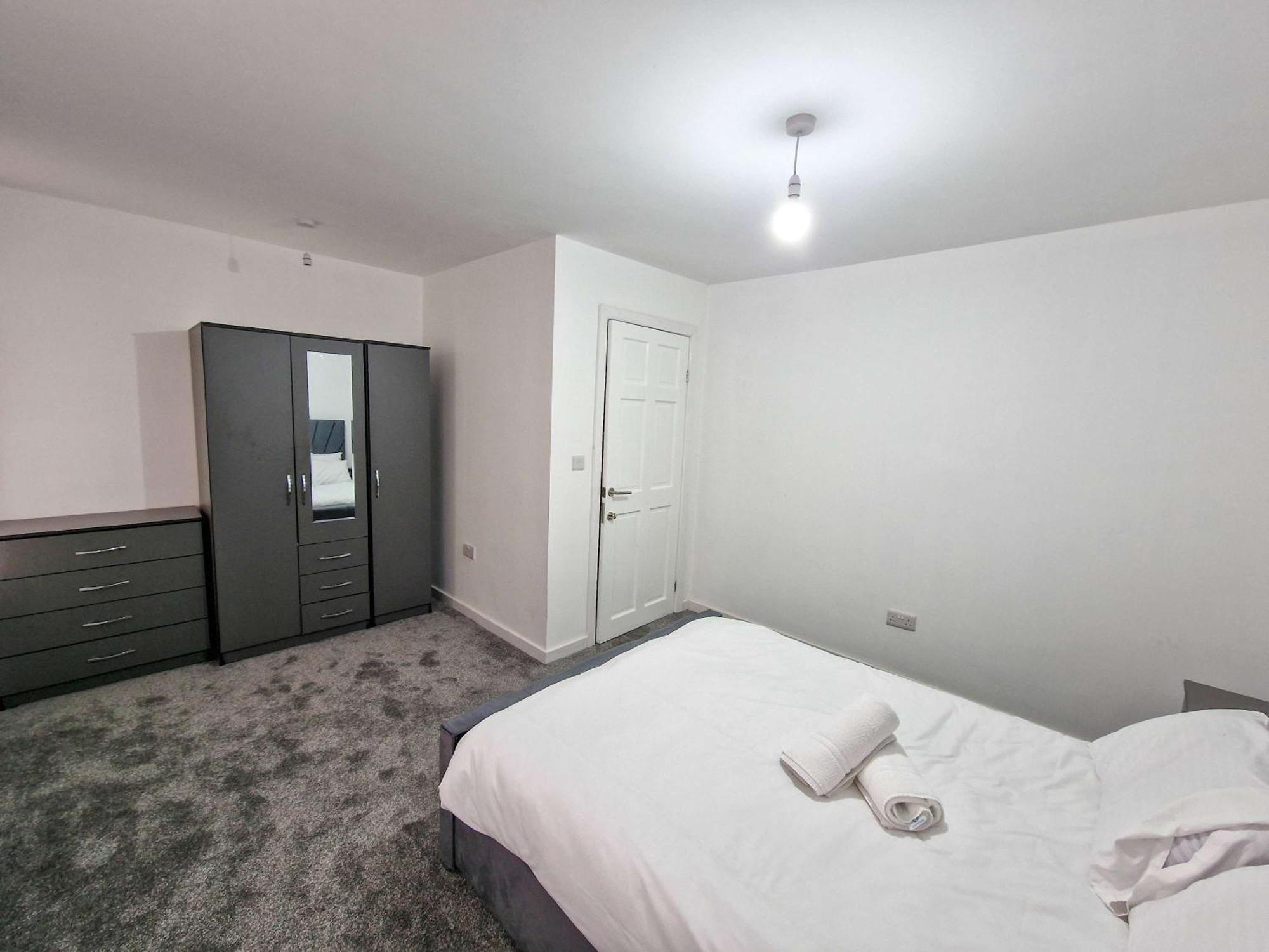 Superhost - Lovely 5 Bed Close To Centre Manchester