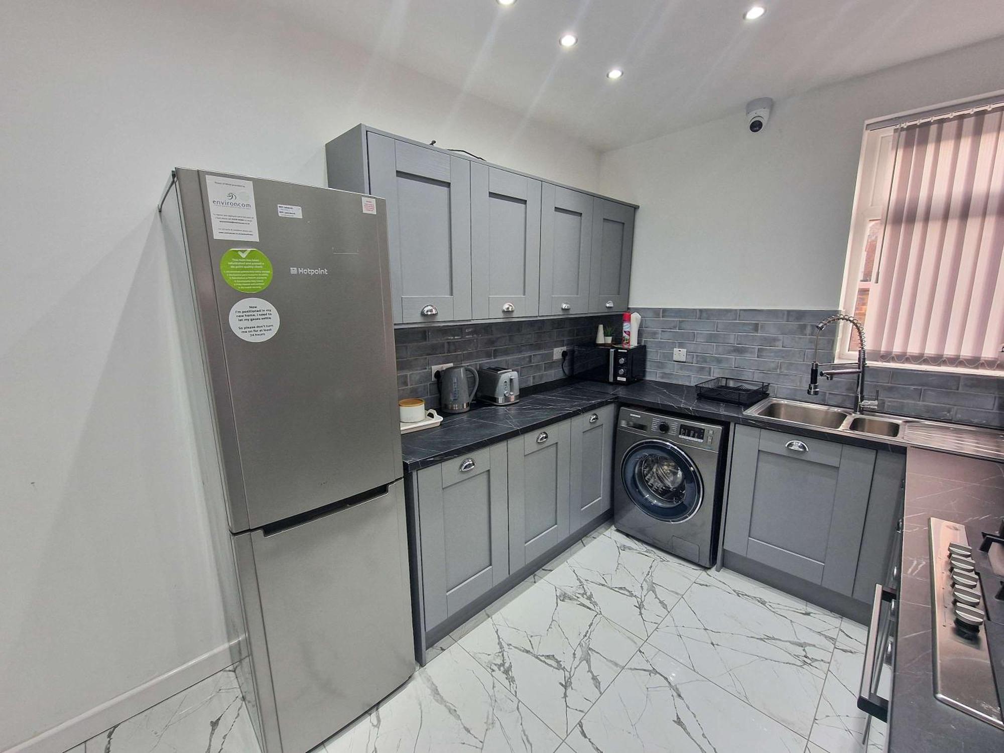 Superhost - Lovely 5 Bed Close To Centre Vakantiehuis