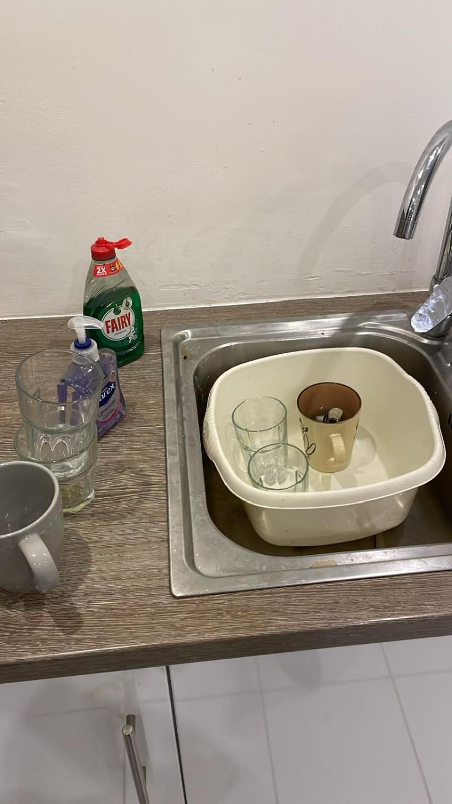 Private Double With Bath - 2 Bed Flat Homestay