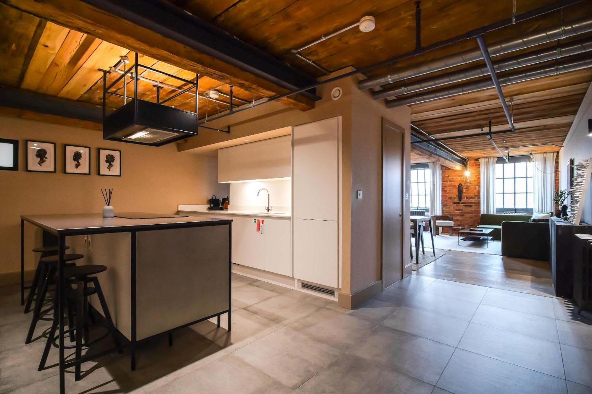 Hangar By The Heim Residences