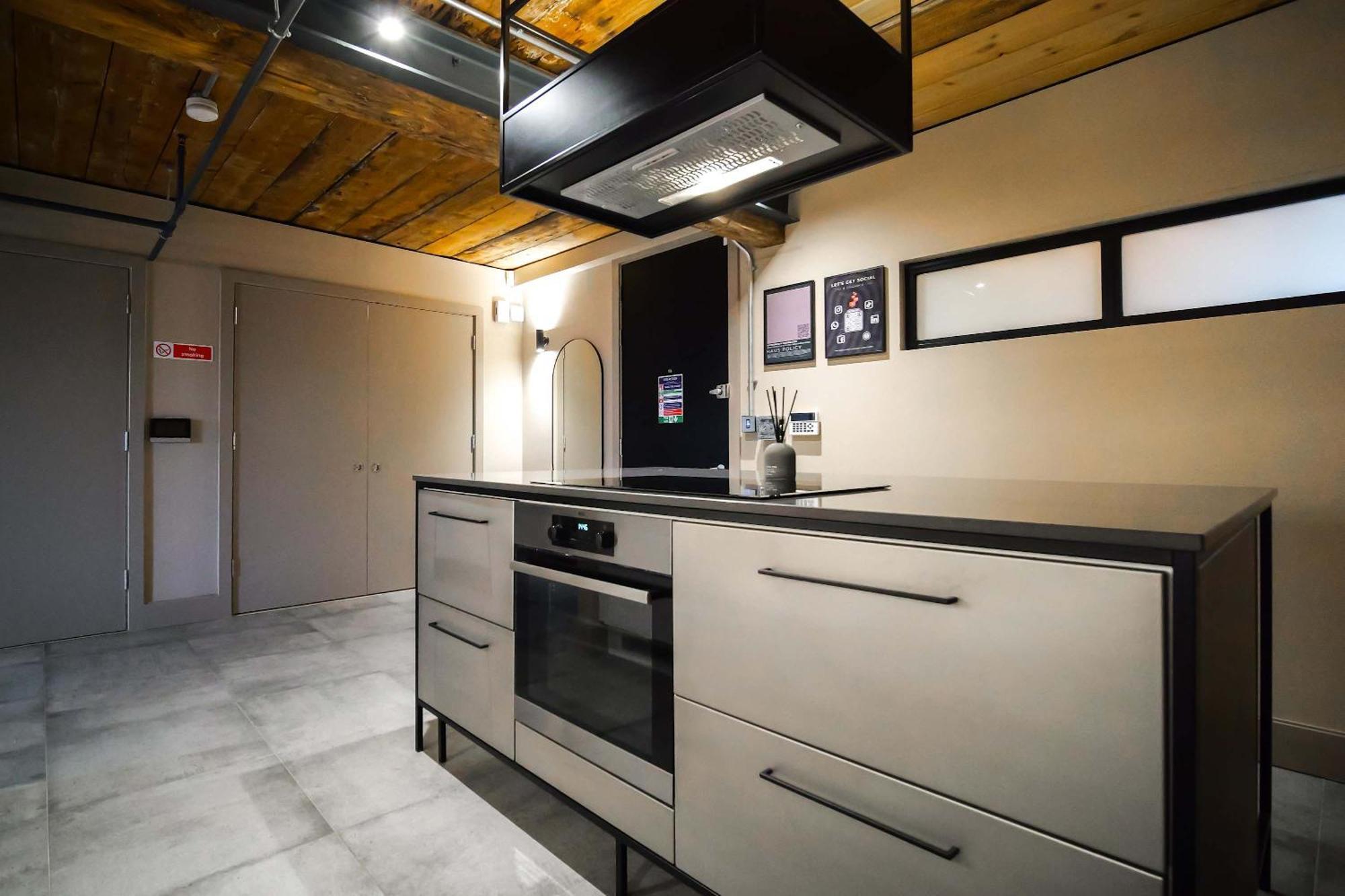 Appartement Hangar By The Heim Residences