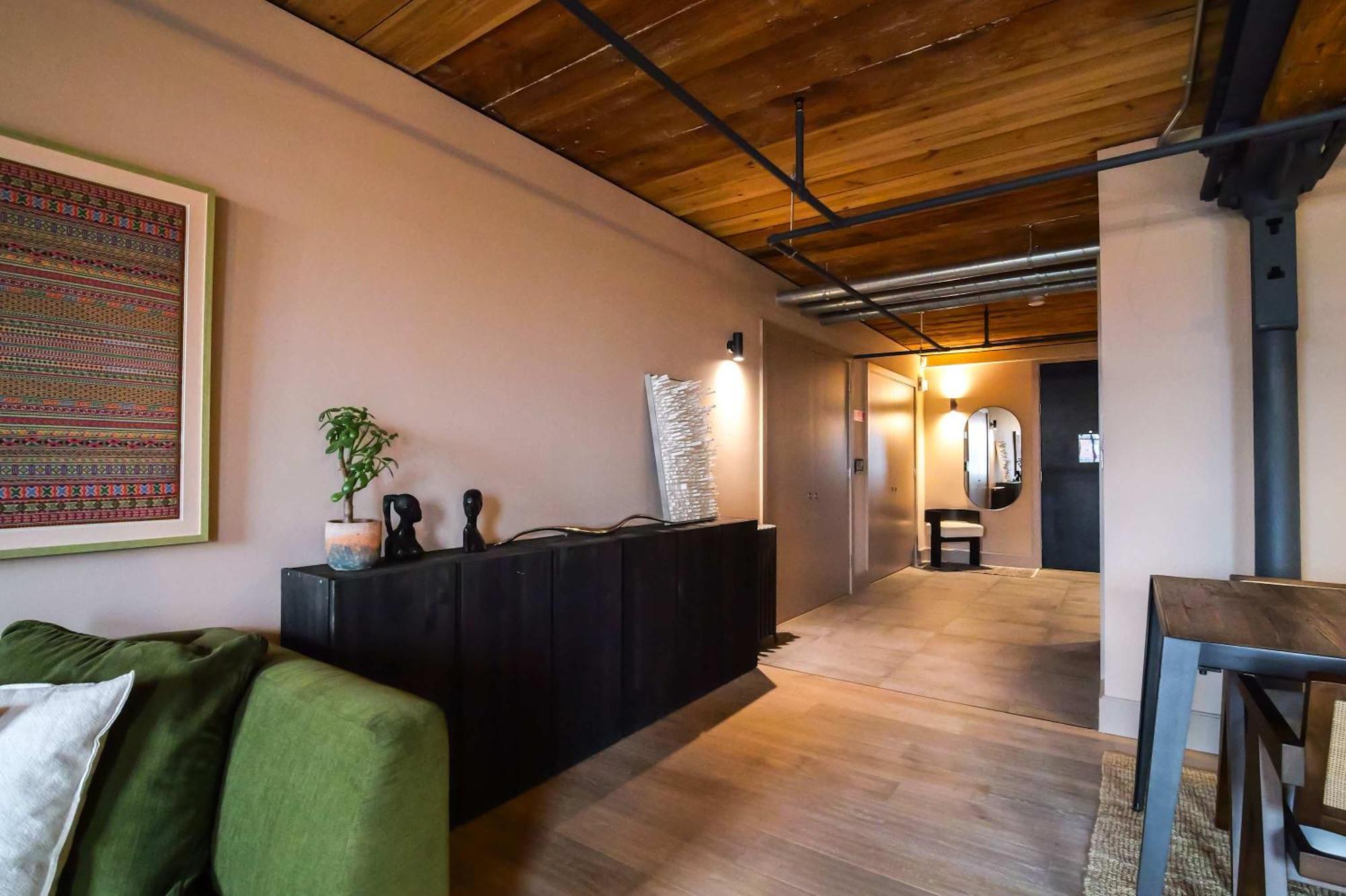 Appartement Hangar By The Heim Residences