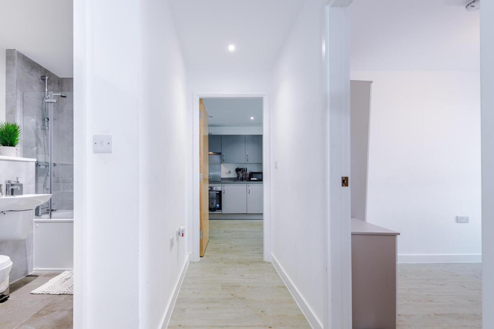 Centre - Luxury Two Bedroom Apartment Manchester
