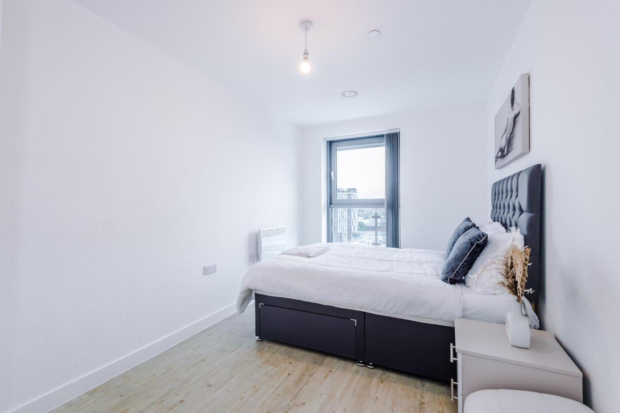 Centre - Luxury Two Bedroom * Manchester