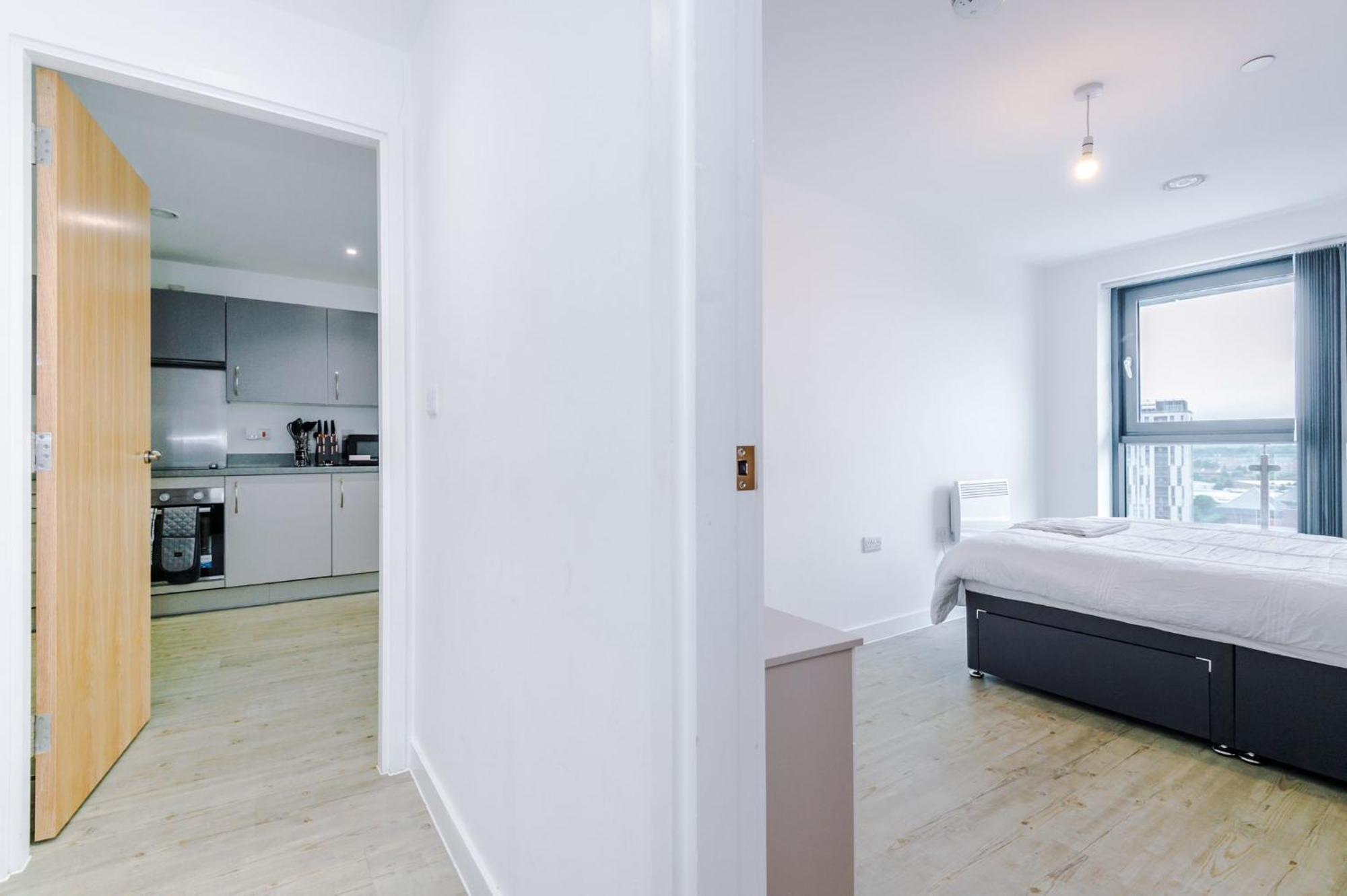 Centre - Luxury Two Bedroom Apartment