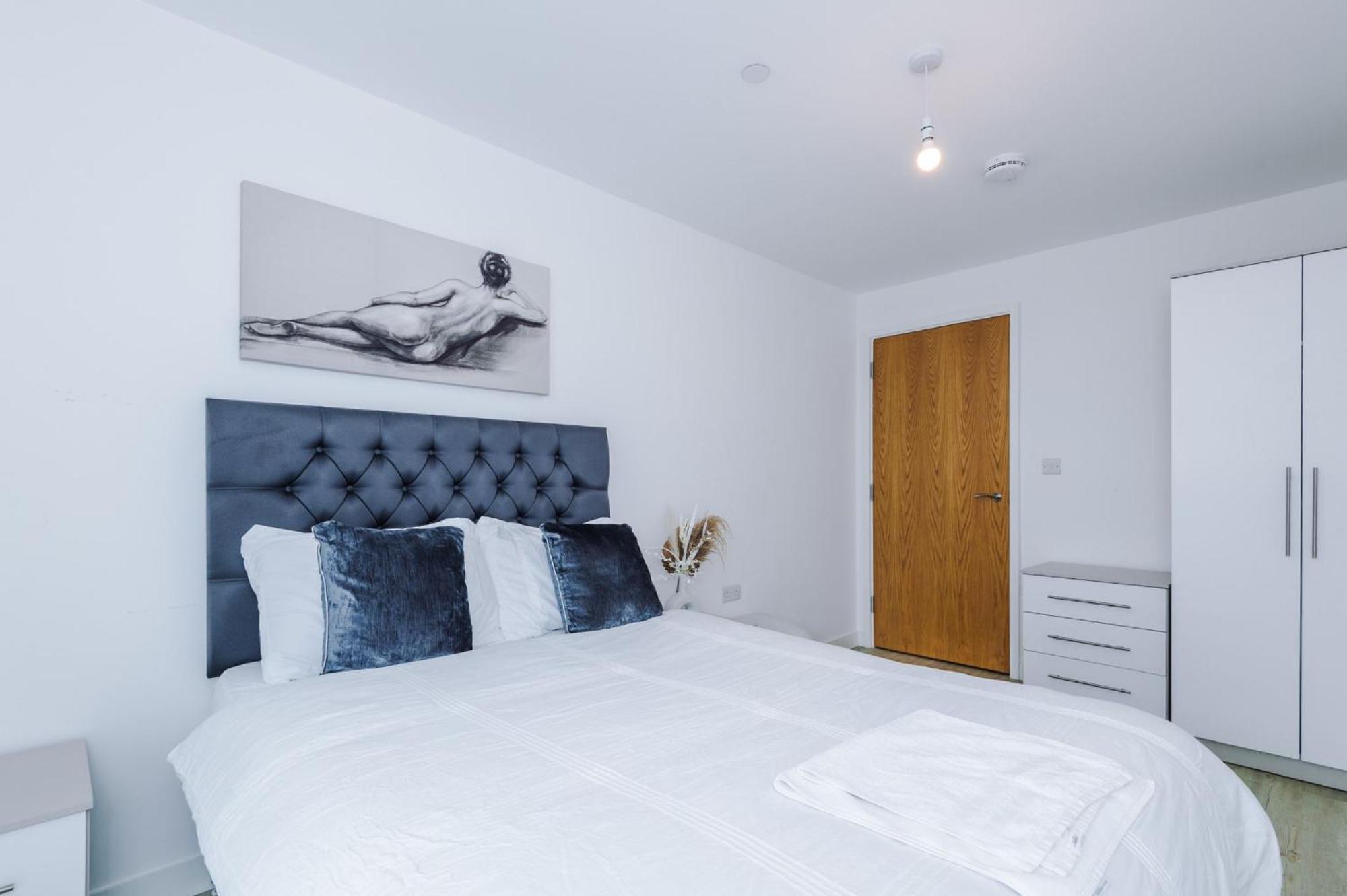 Apartment Centre - Luxury Two Bedroom