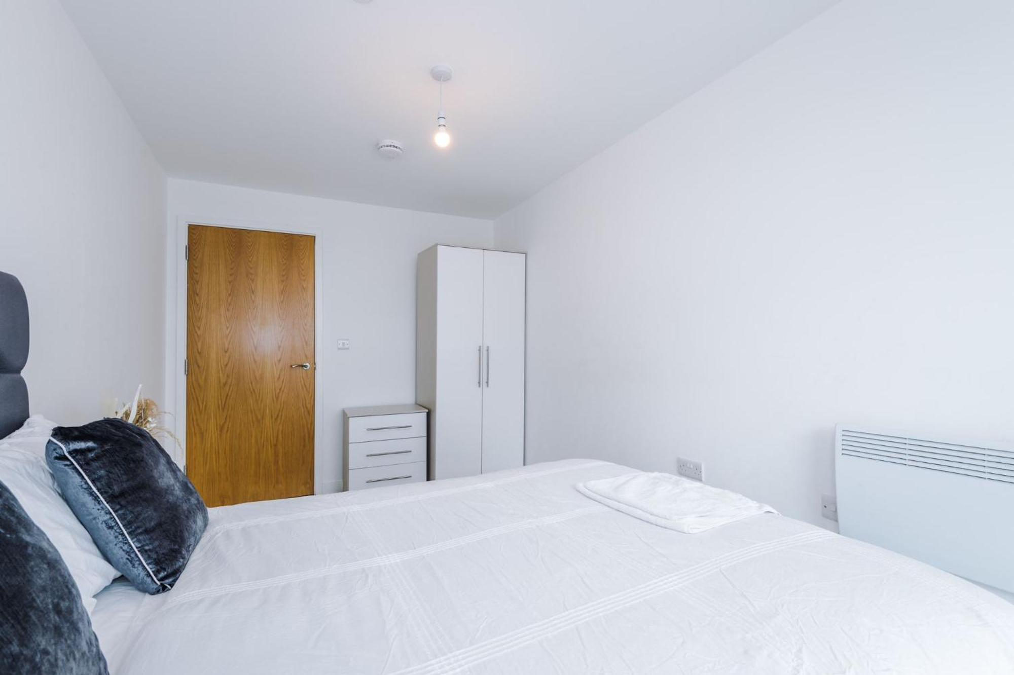 Apartment Centre - Luxury Two Bedroom *